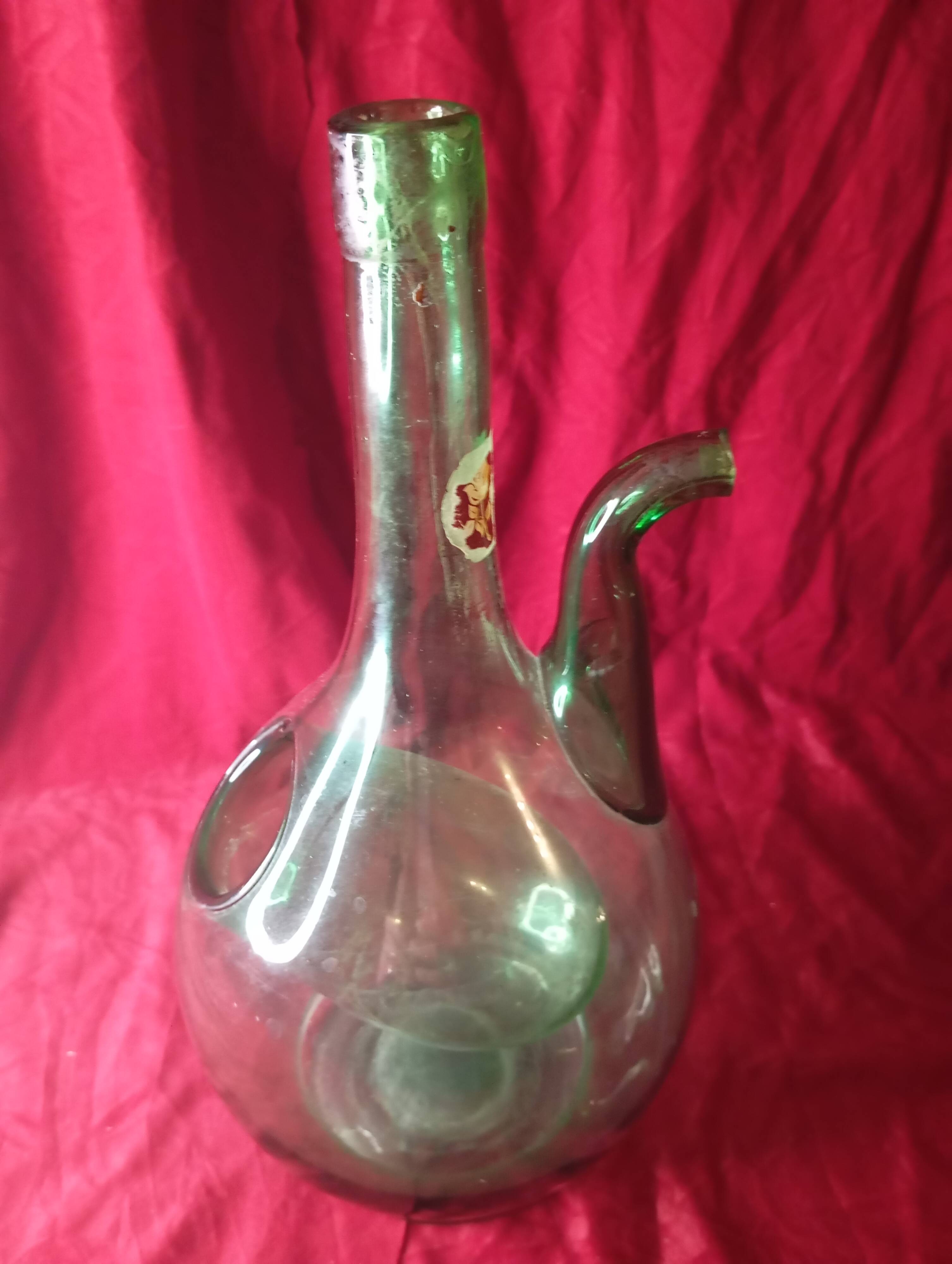 Old blown glass carafe with freshness tank / vintage