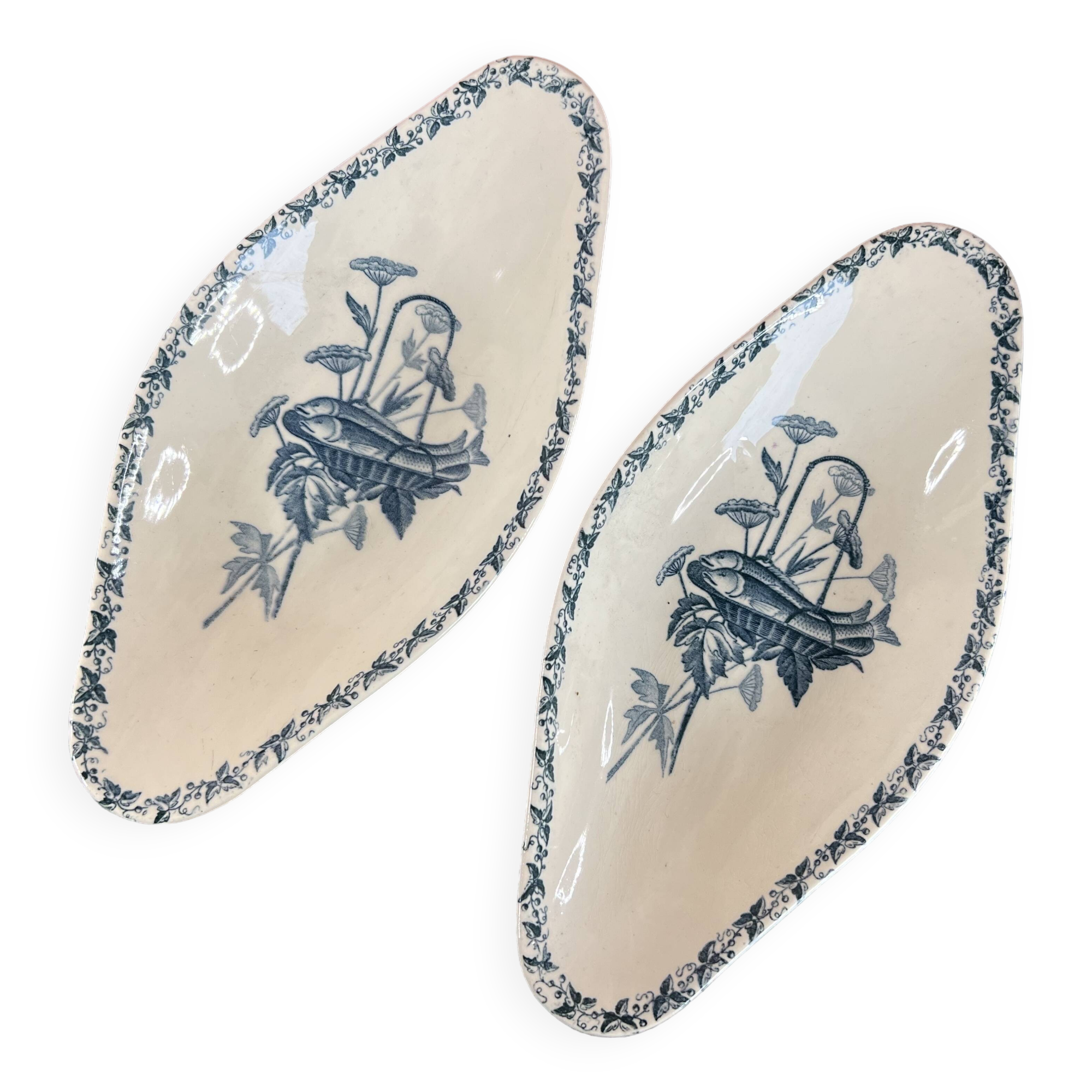 2 Badonviller earthenware dishes with fish decoration, screen model