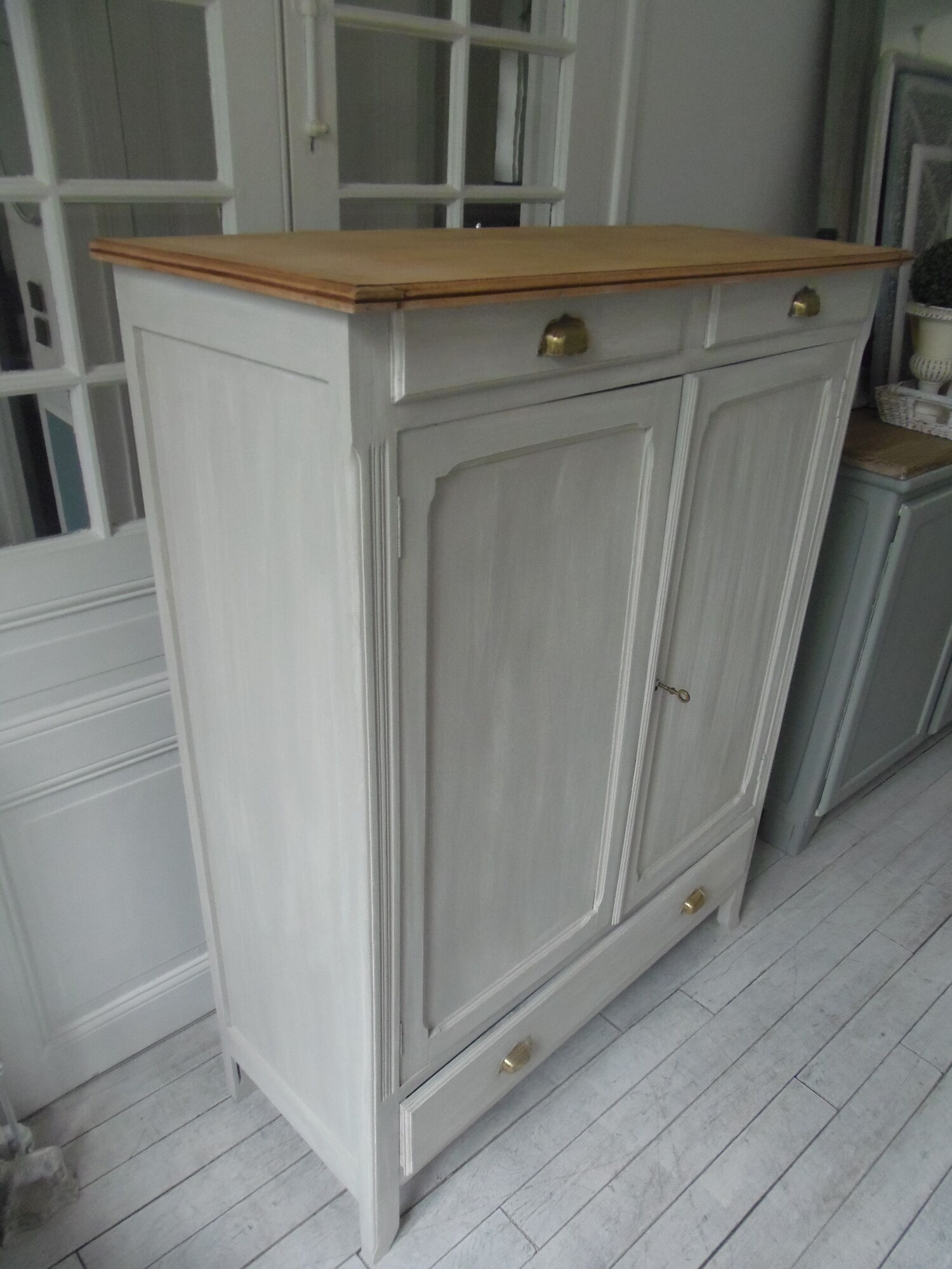Parisian buffet patinated grey pearl powdery white, wood top waxed finish