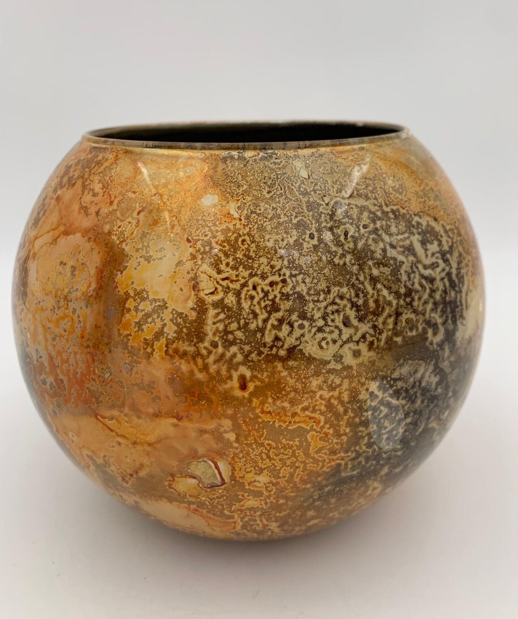 Line lacquer vase, france, lacquered glass,
