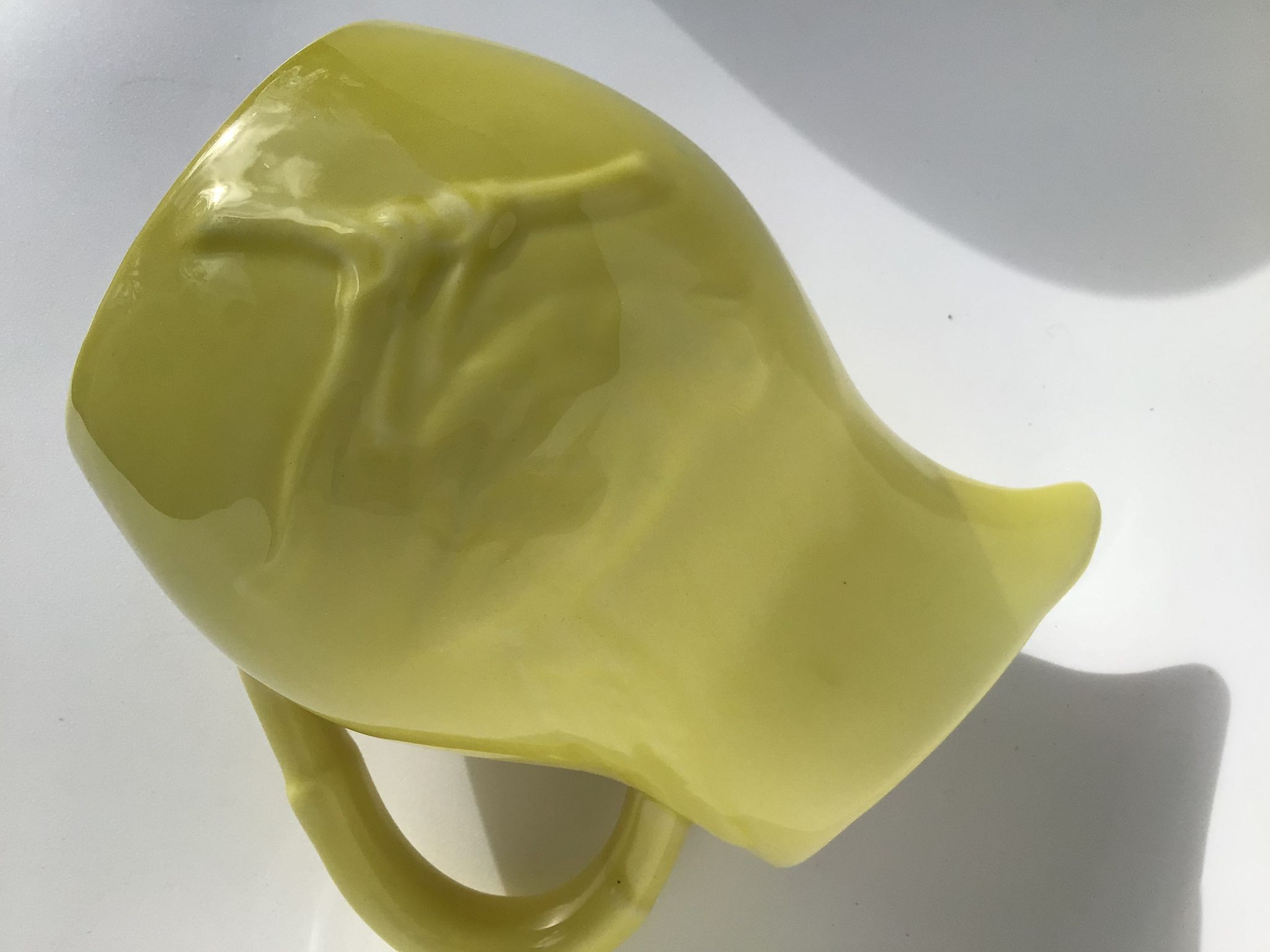Yellow pitcher bird earthenware Vercor light relief