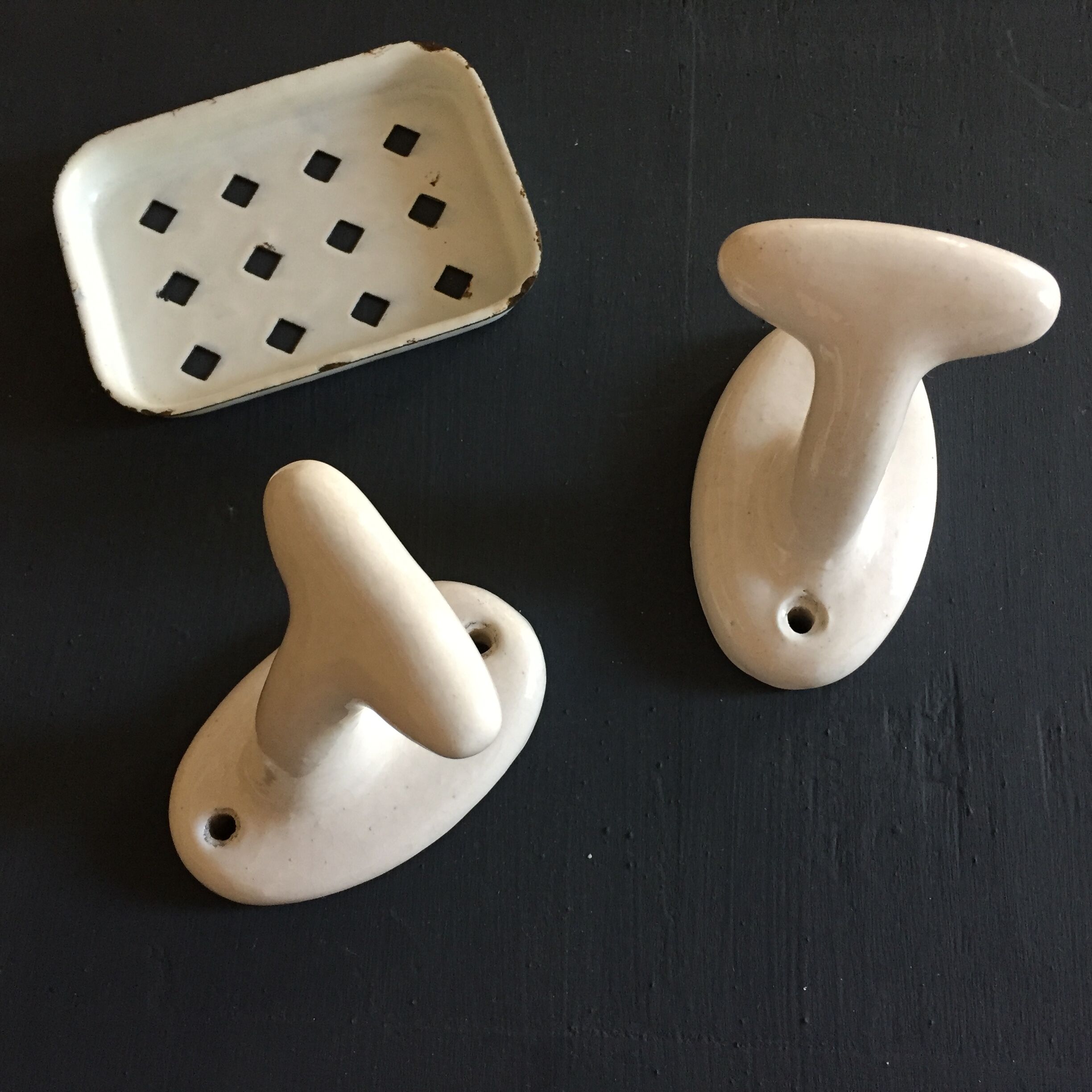 Pair of porcelain hooks