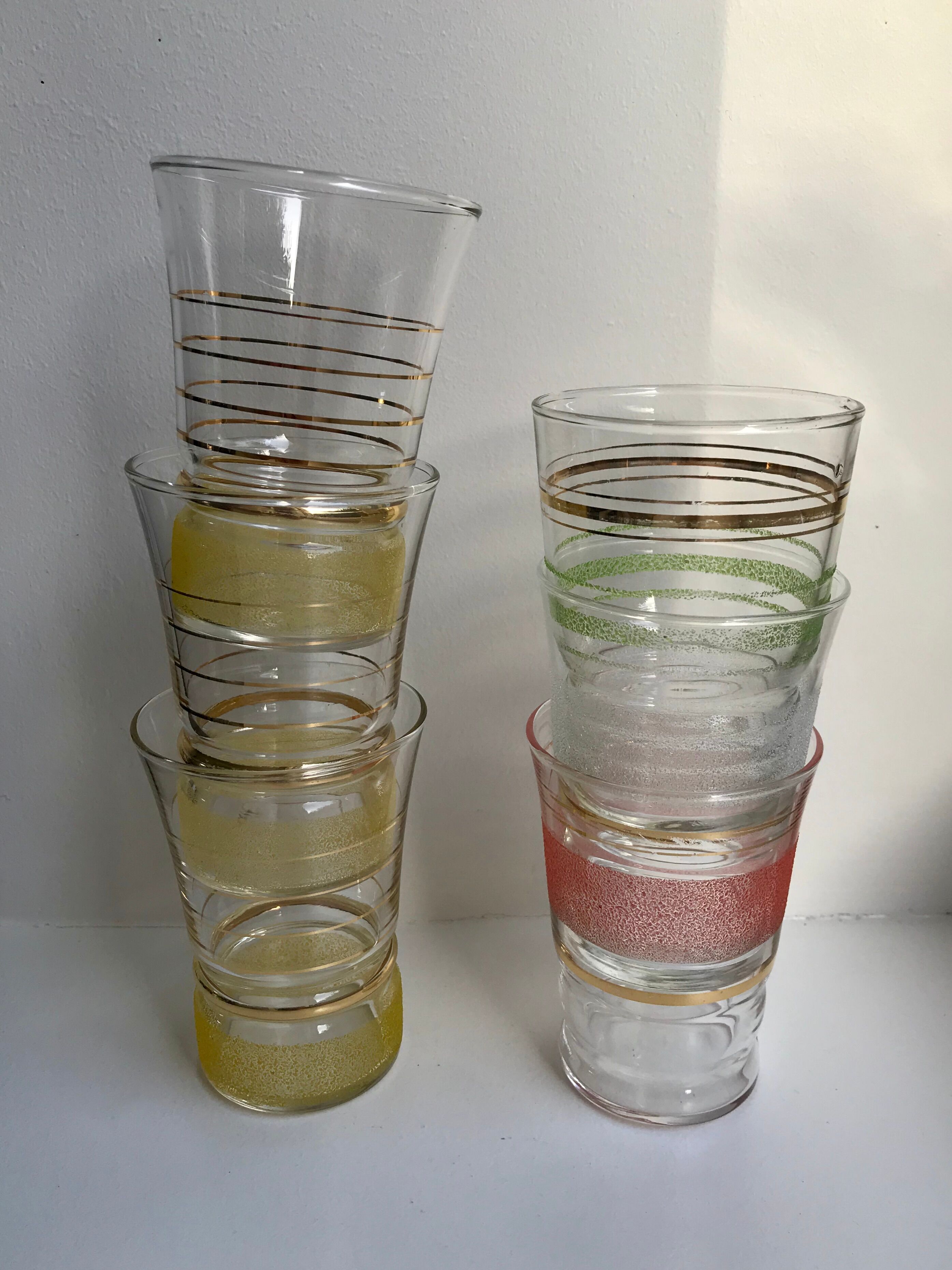 ensemble de 6 verres à eau granité colorés années 1960