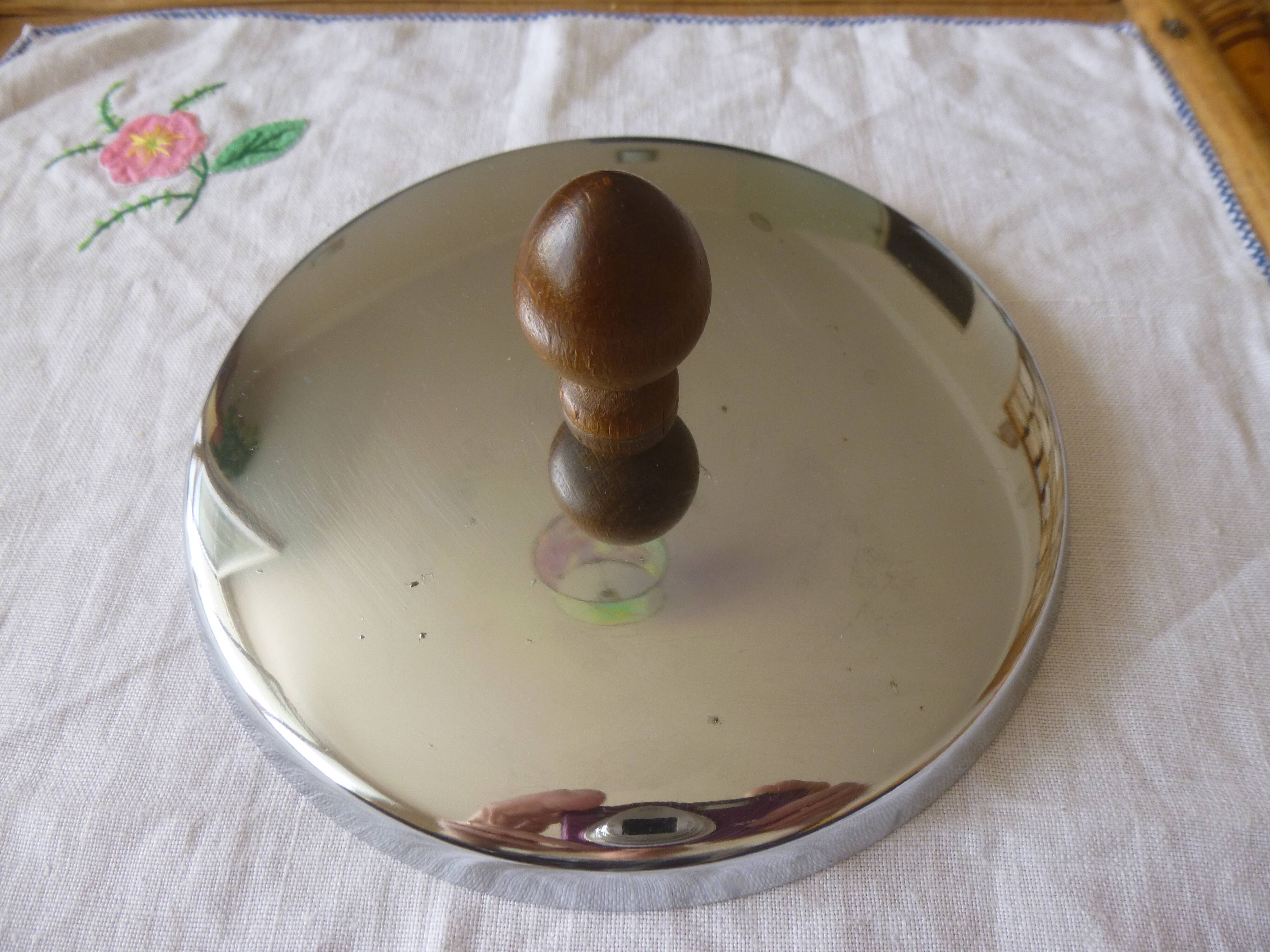 Enameled saucepan with lid 1970s