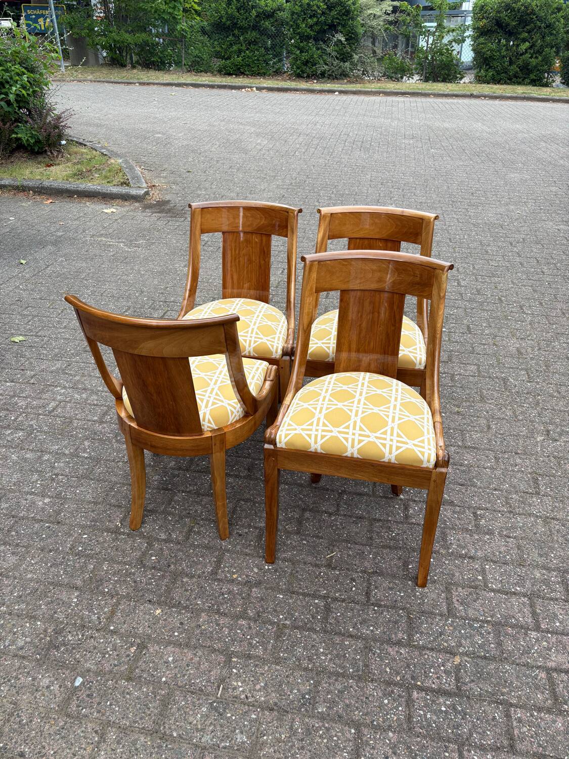 Art Deco dining room table and chairs