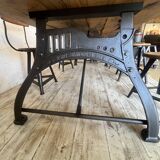 Table industrielle en bois