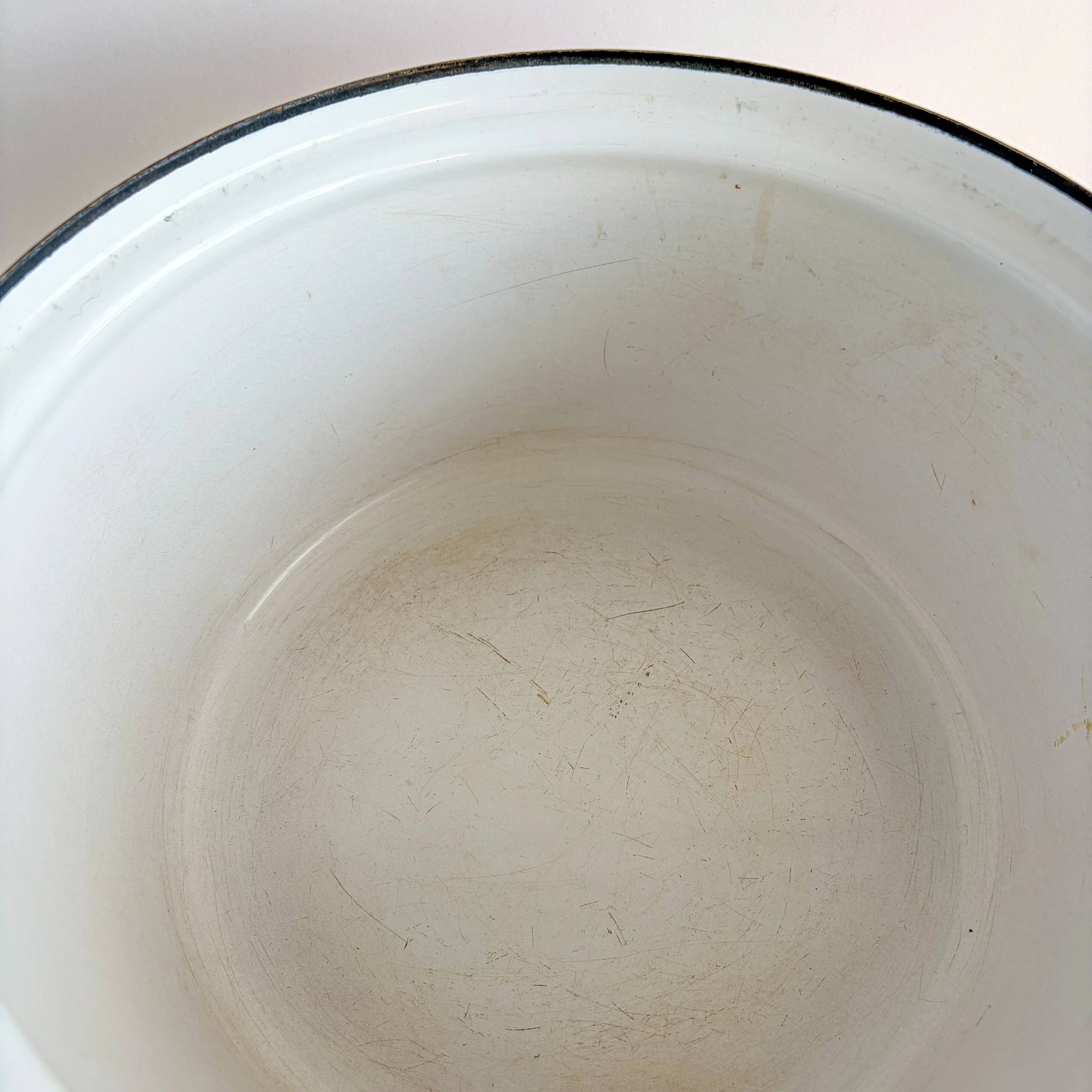 Cocotte en émail Catherineholm Lotus