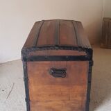 Curved travel trunk