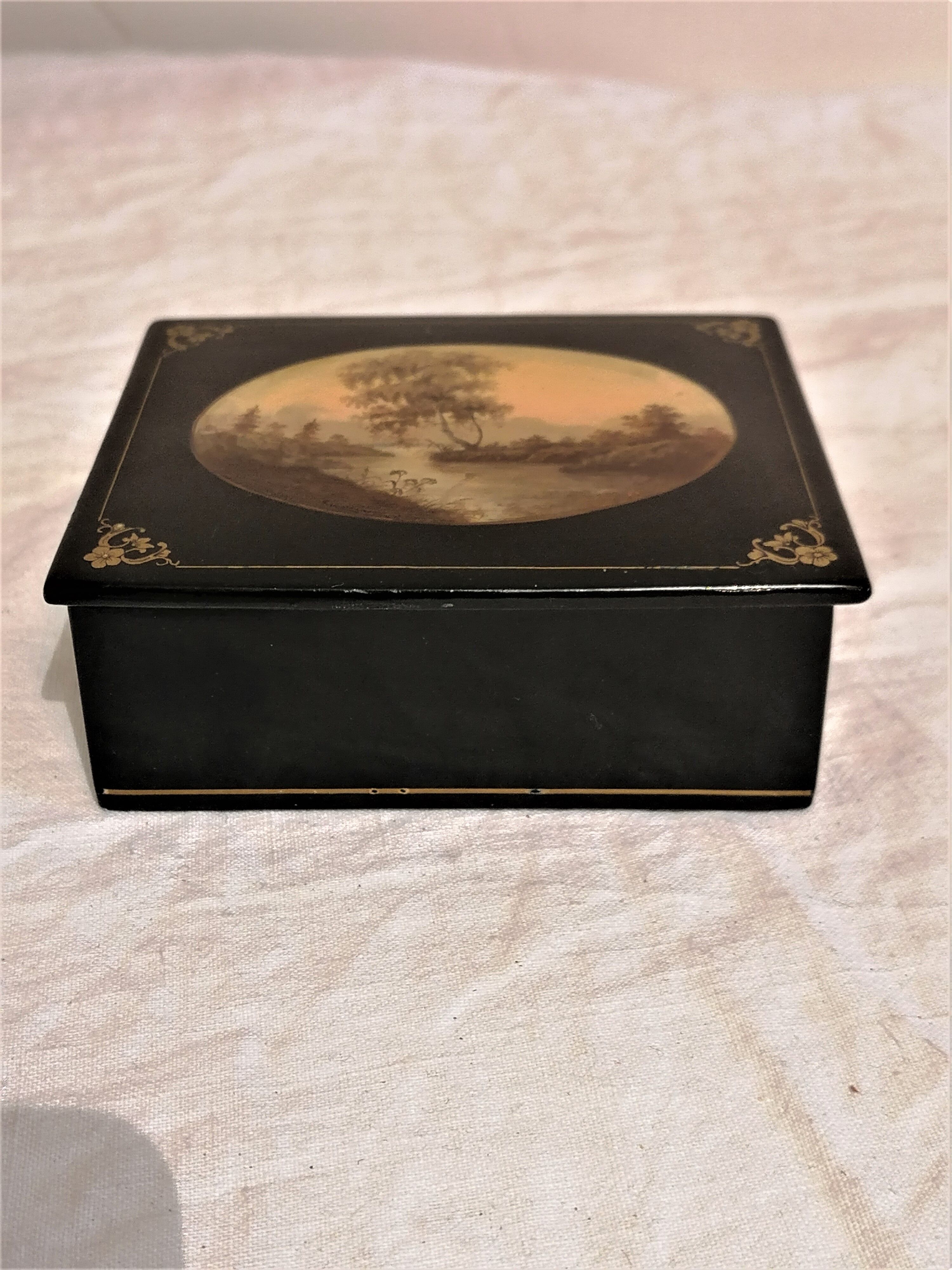 Old box with landscape decoration, School of Fédoskino, Russia