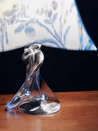 Lampe de table Abat-jour tissu Ikat et son pied en cristal