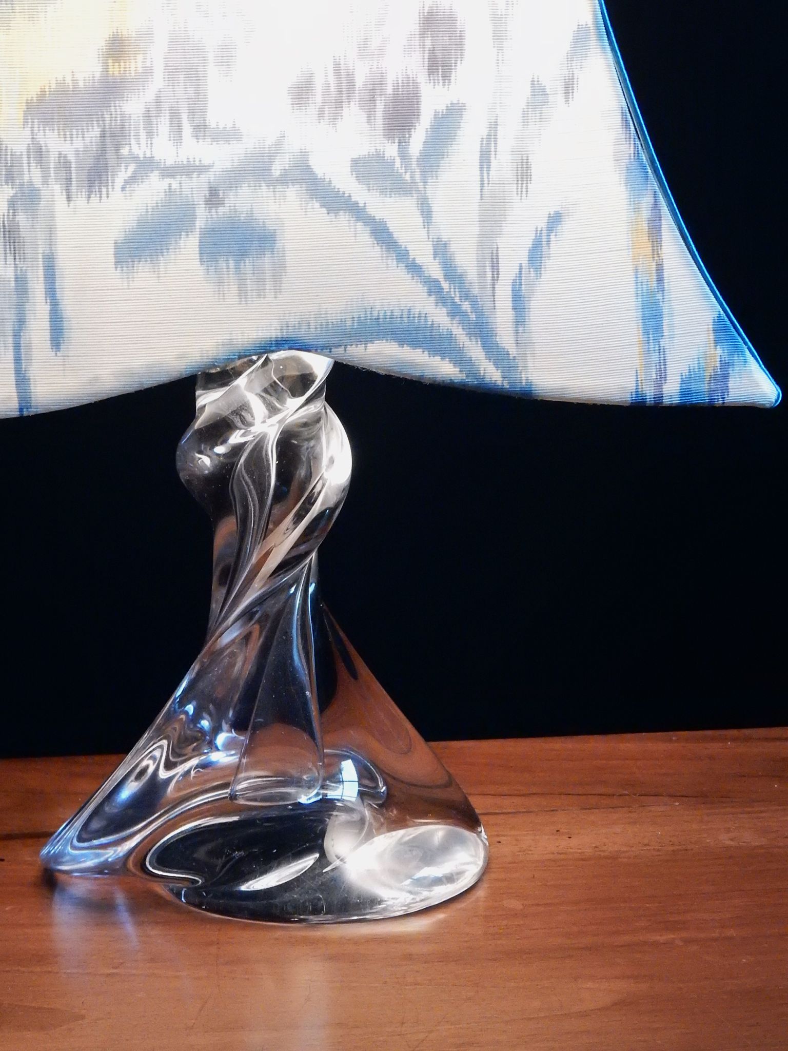 Table lamp Lampshade fabric Ikat and its crystal foot