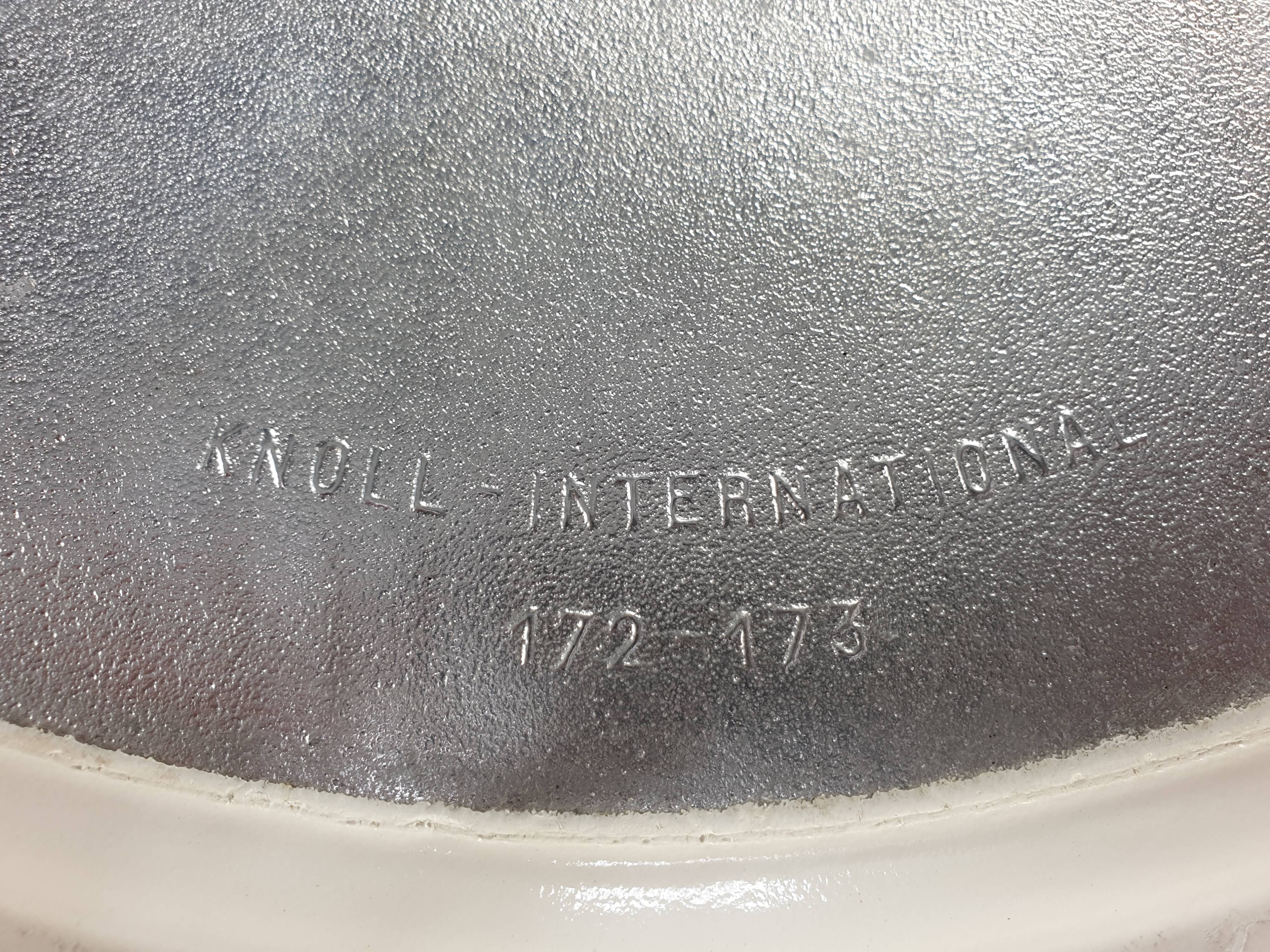 Table à manger par Eero Saarinen pour Knoll International 70