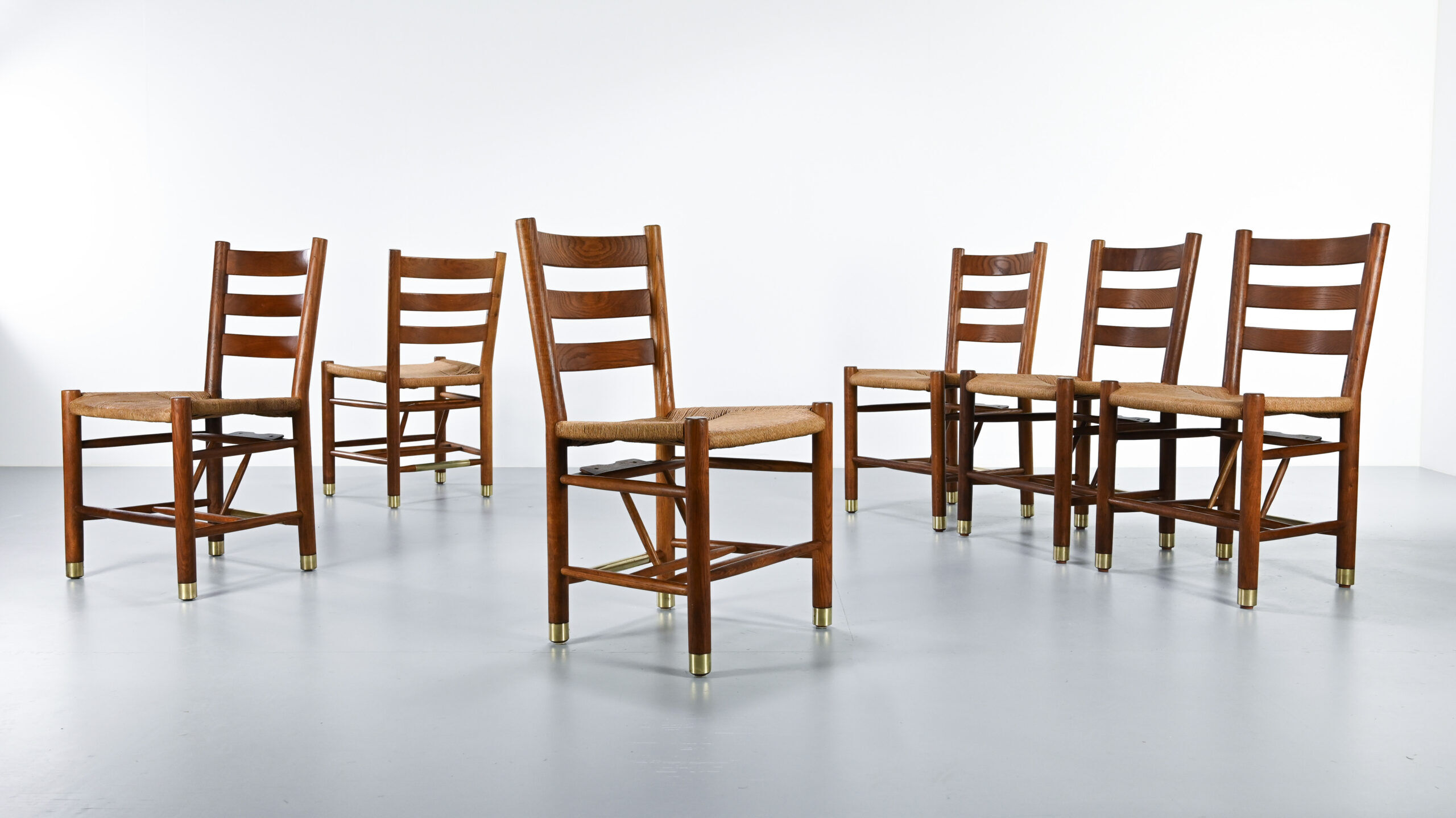 Viggo Hardie-Fischer, set of 6 Danish church chairs in oak for Sorø Møbelfabrik. 1950s