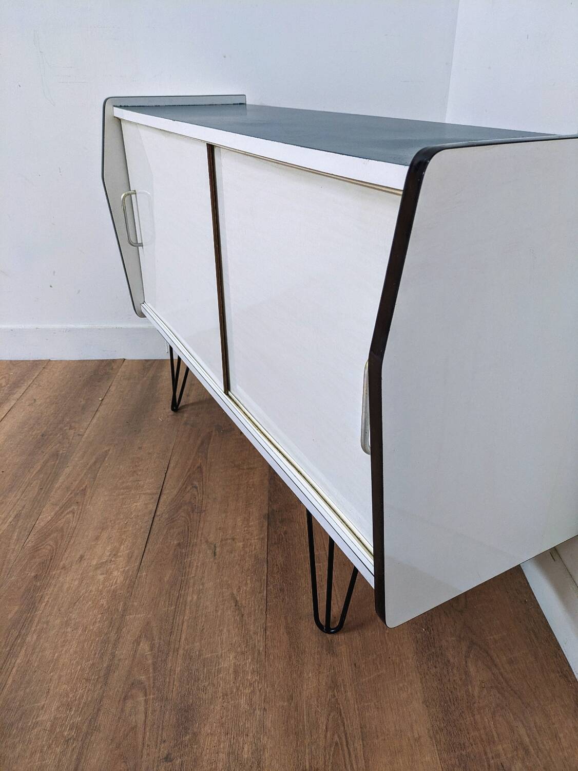 Vintage sideboard in white and blue formica / hi-fi TV cabinet