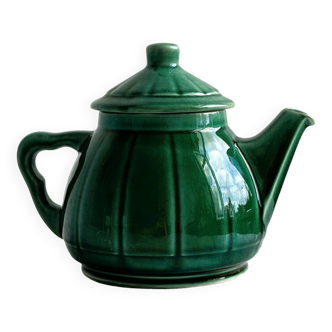 Ceramic teapot, bright green.