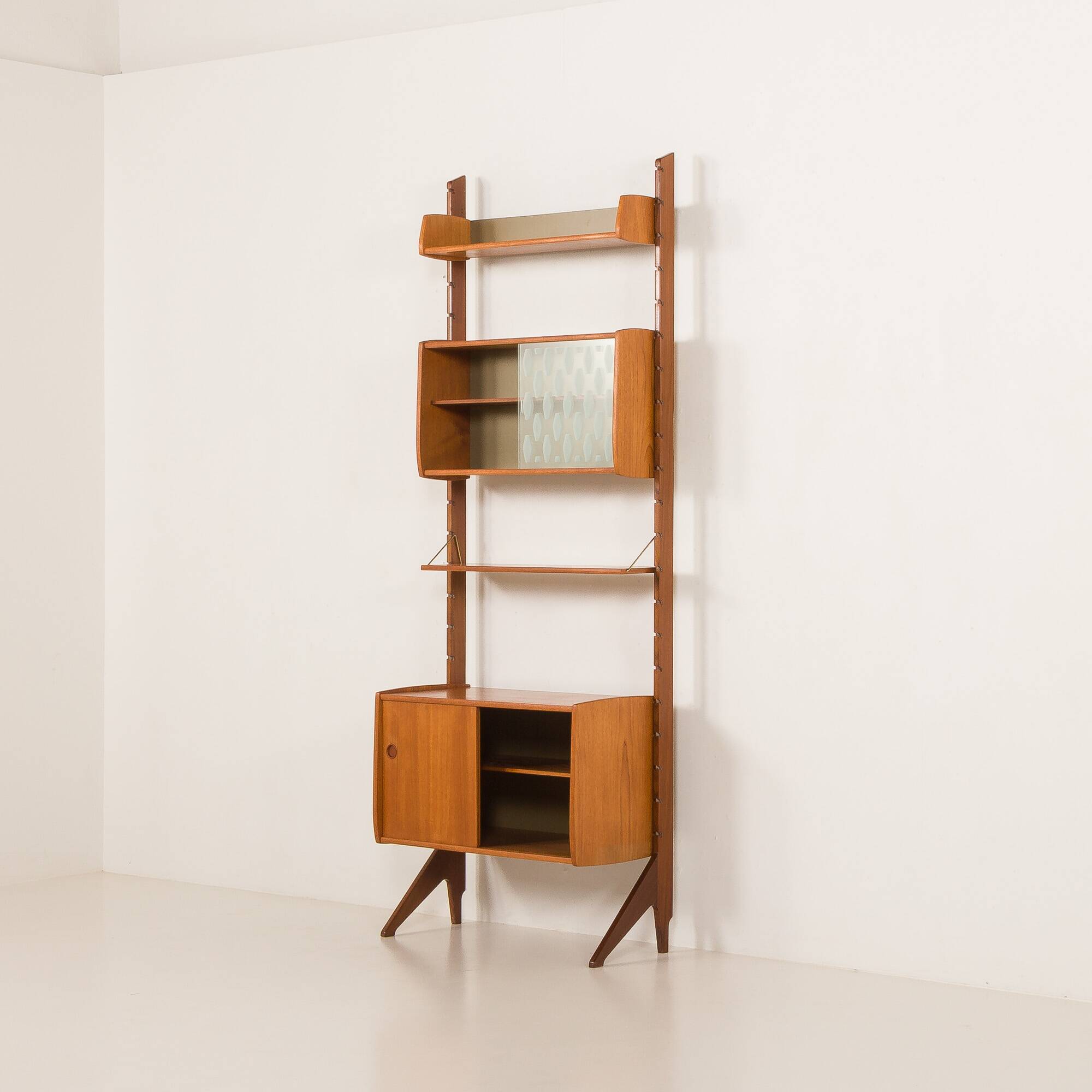 Scandinavian free standing wall unit model Ergo by John Texmon, Norway, 196