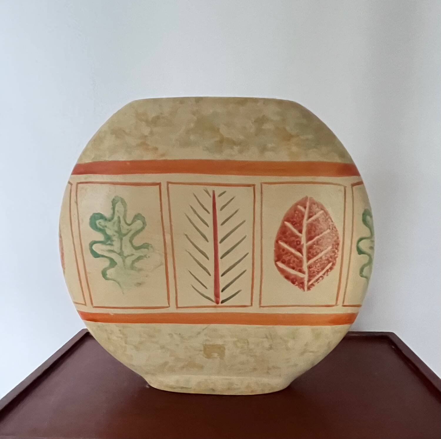 Vintage lens-shaped vase