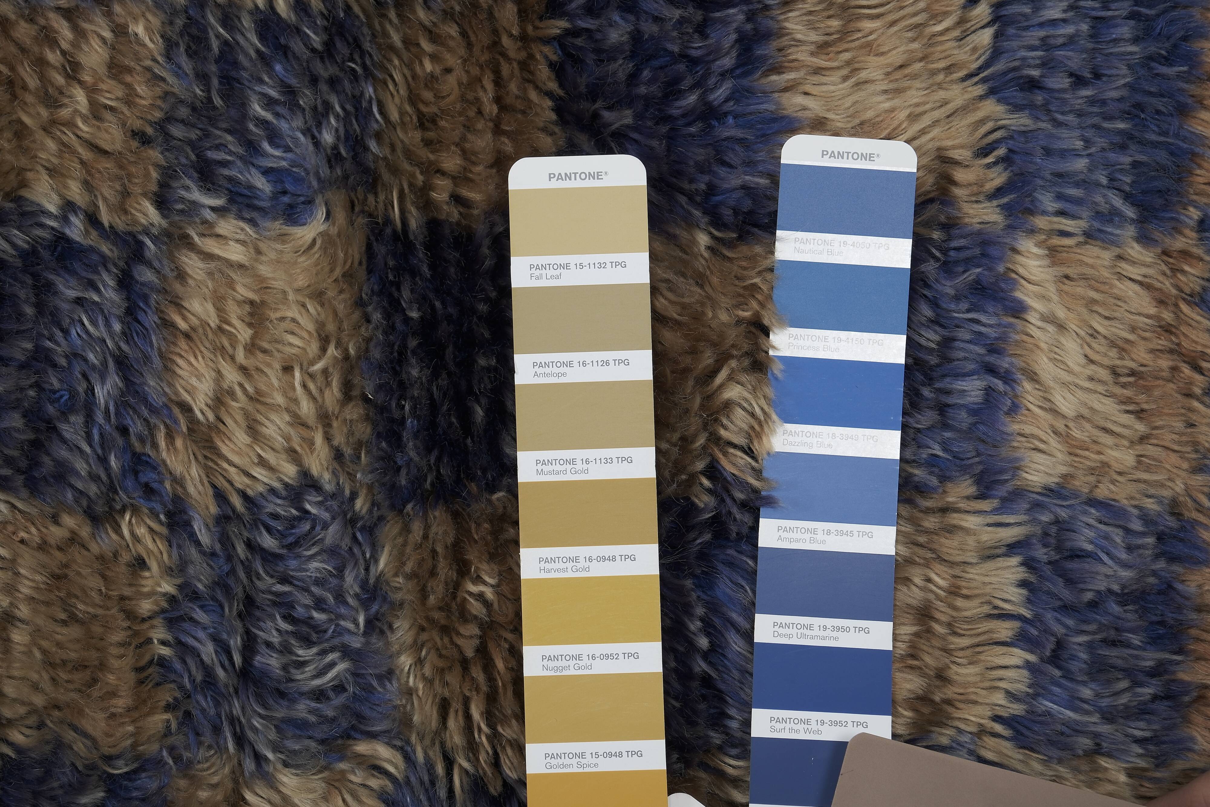 Vintage Turkish Oushak Rug Handwoven 136x179 cm