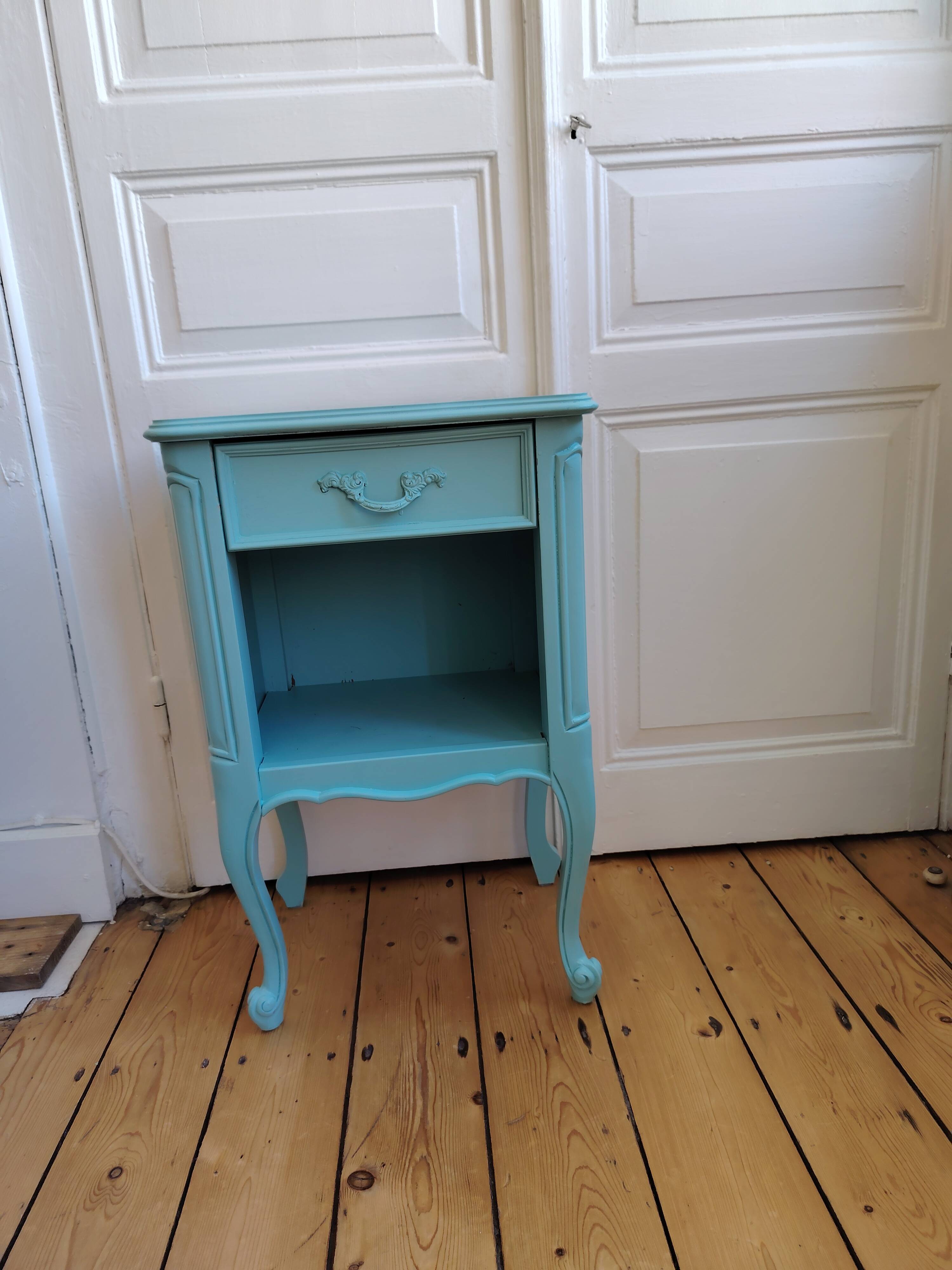 Chevet vintage style Louis XV peint en bleu