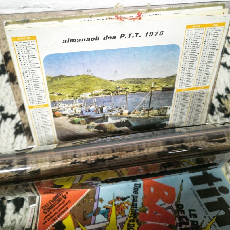 Plexiglas design magazine holder