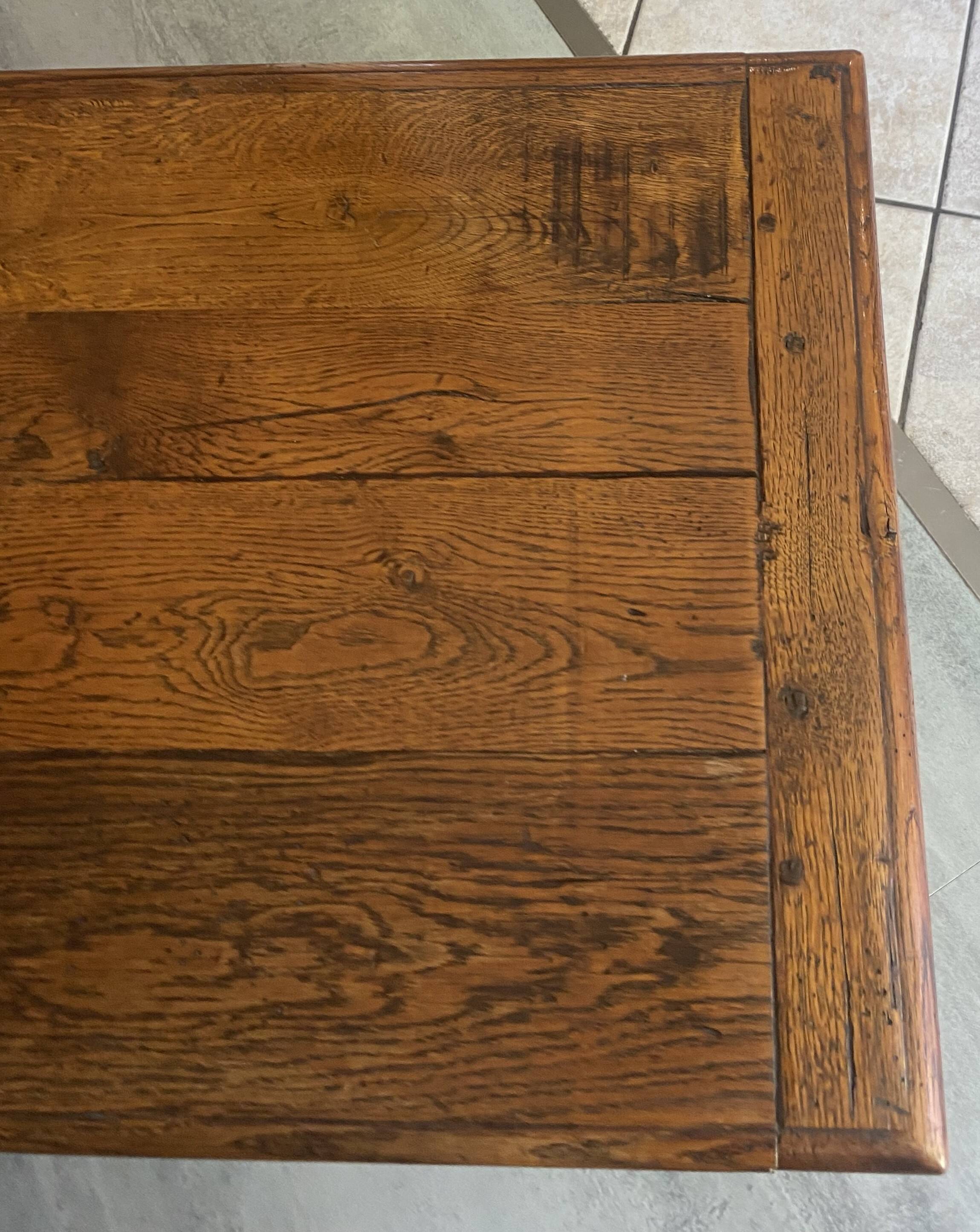 Rustic farmhouse antique coffee table made of solid oak with 1 drawer 50.