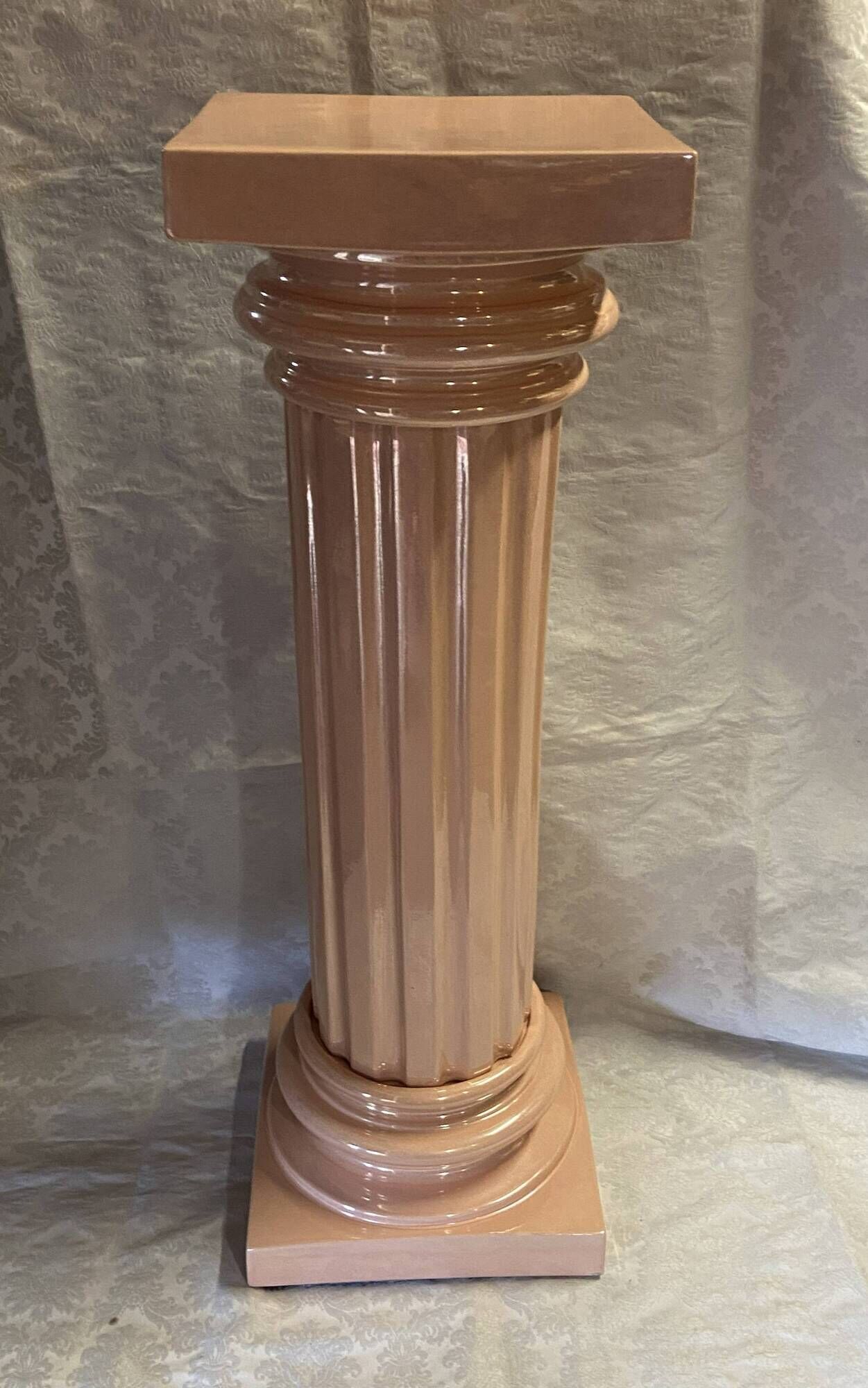 Elegant Metal Stucco Lacquered Pedestal Column with Doric Capital