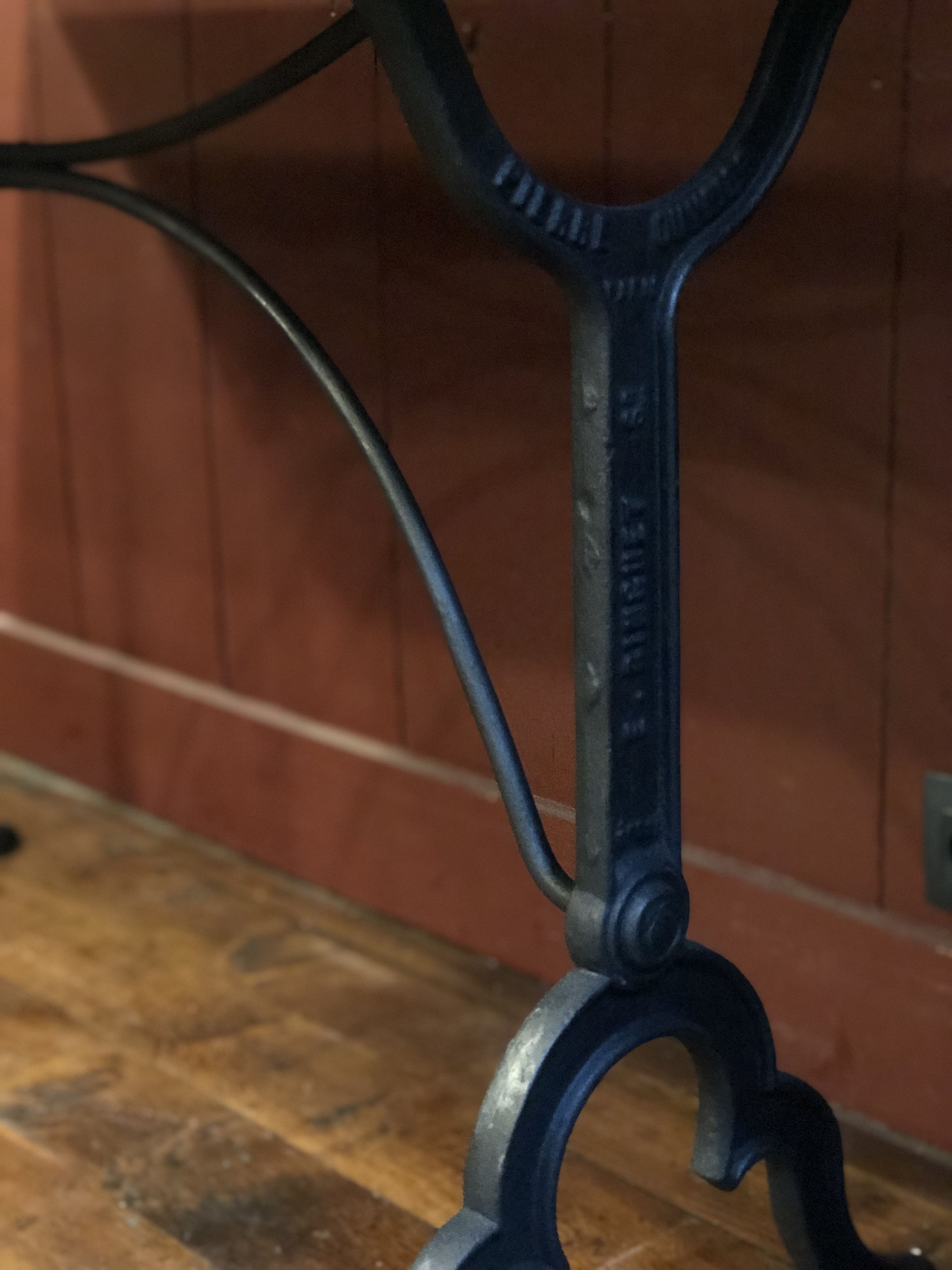 Table de bistrot ancienne Pierre Ouvrier