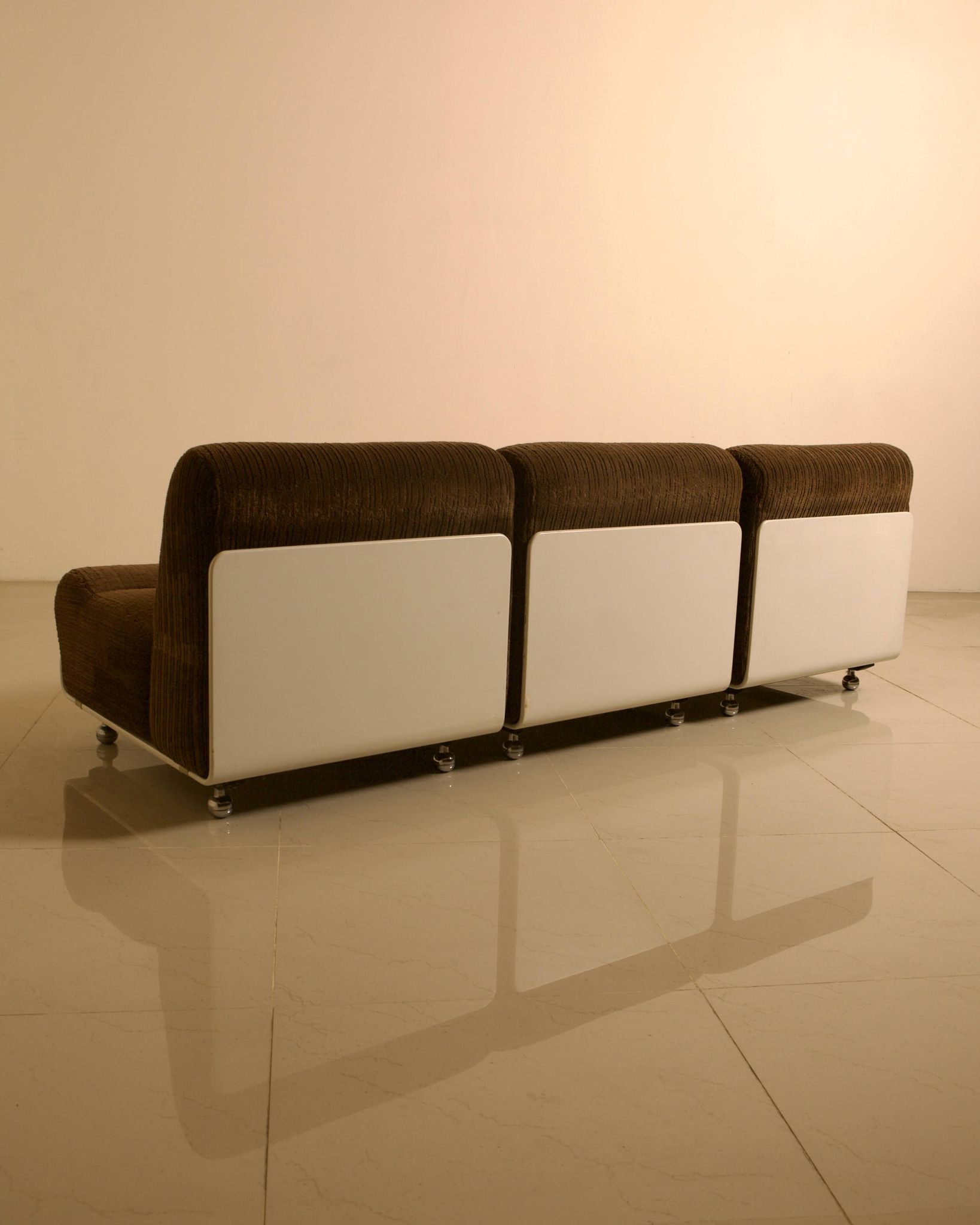 3 chauffeuses "Concha" en velours marron par Jo Otterpohl pour COR