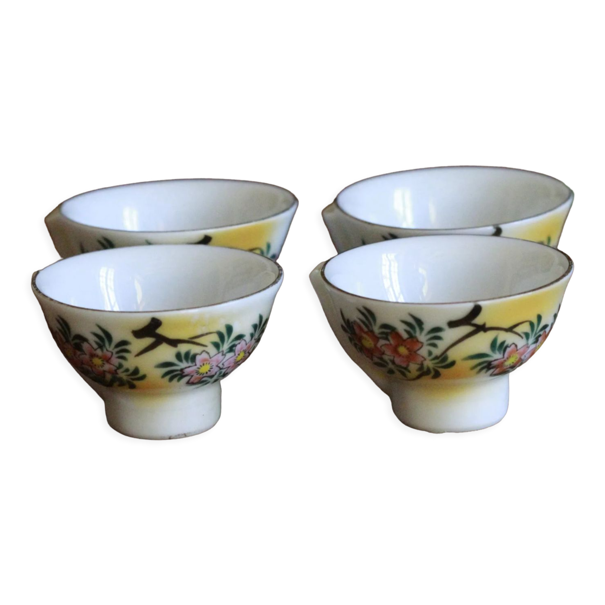 Sake glasses whistling