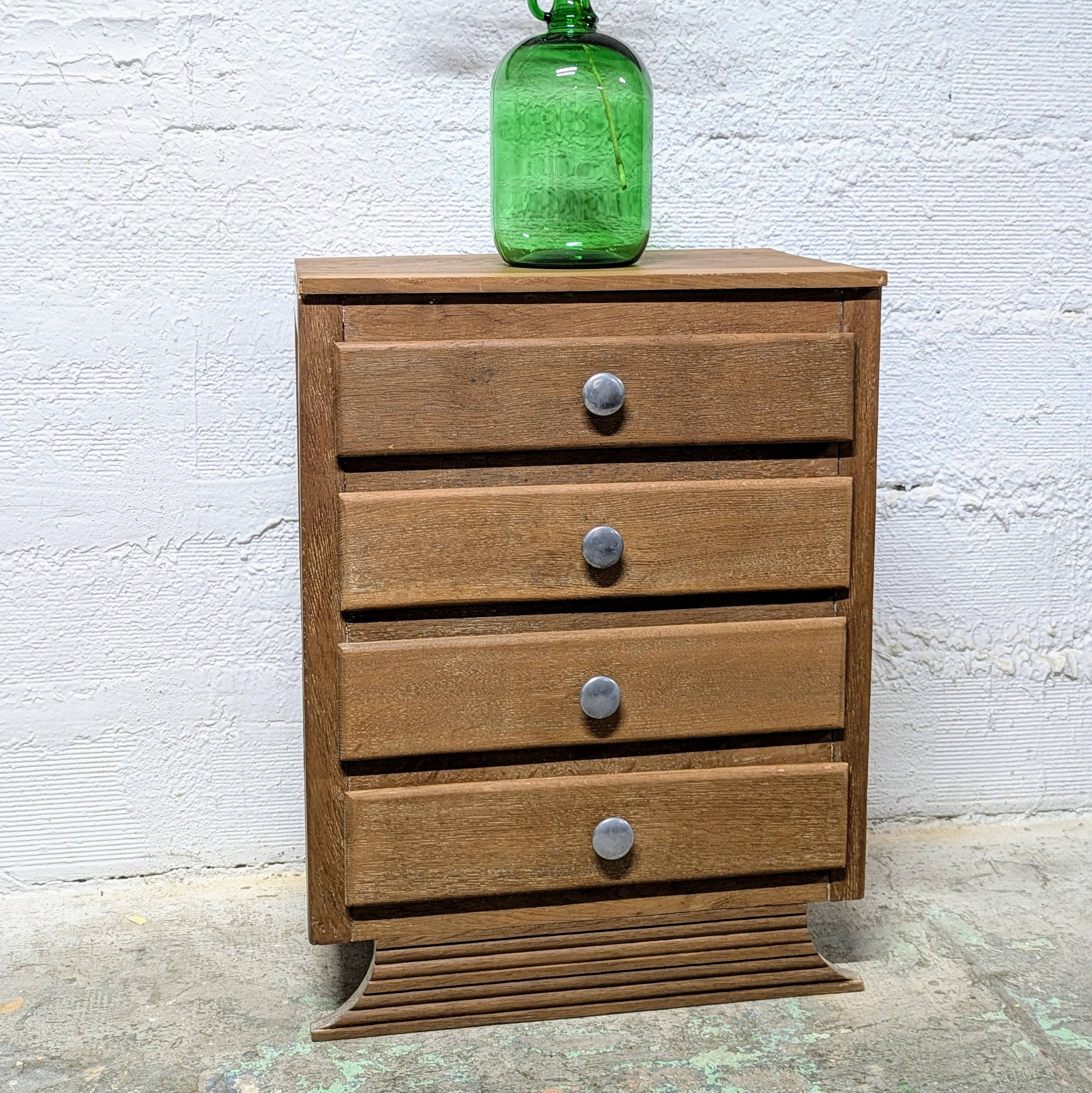 Small chest of drawers with 4 drawers