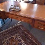 Double-sided flat desk