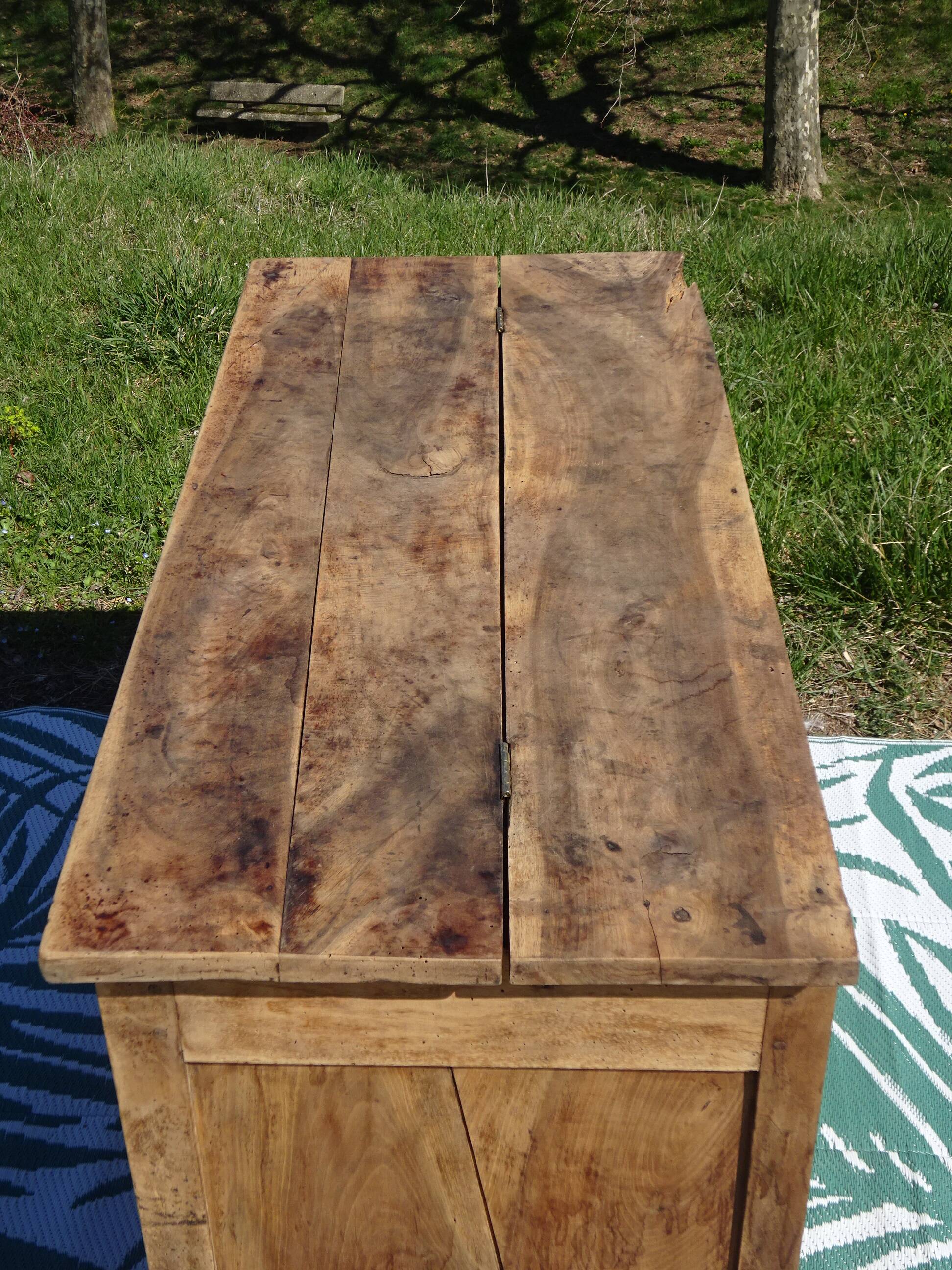 Meuble de Millau, ancien buffet farinier