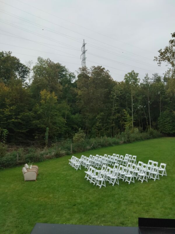 Paire de fauteuils club entièrement rénovés