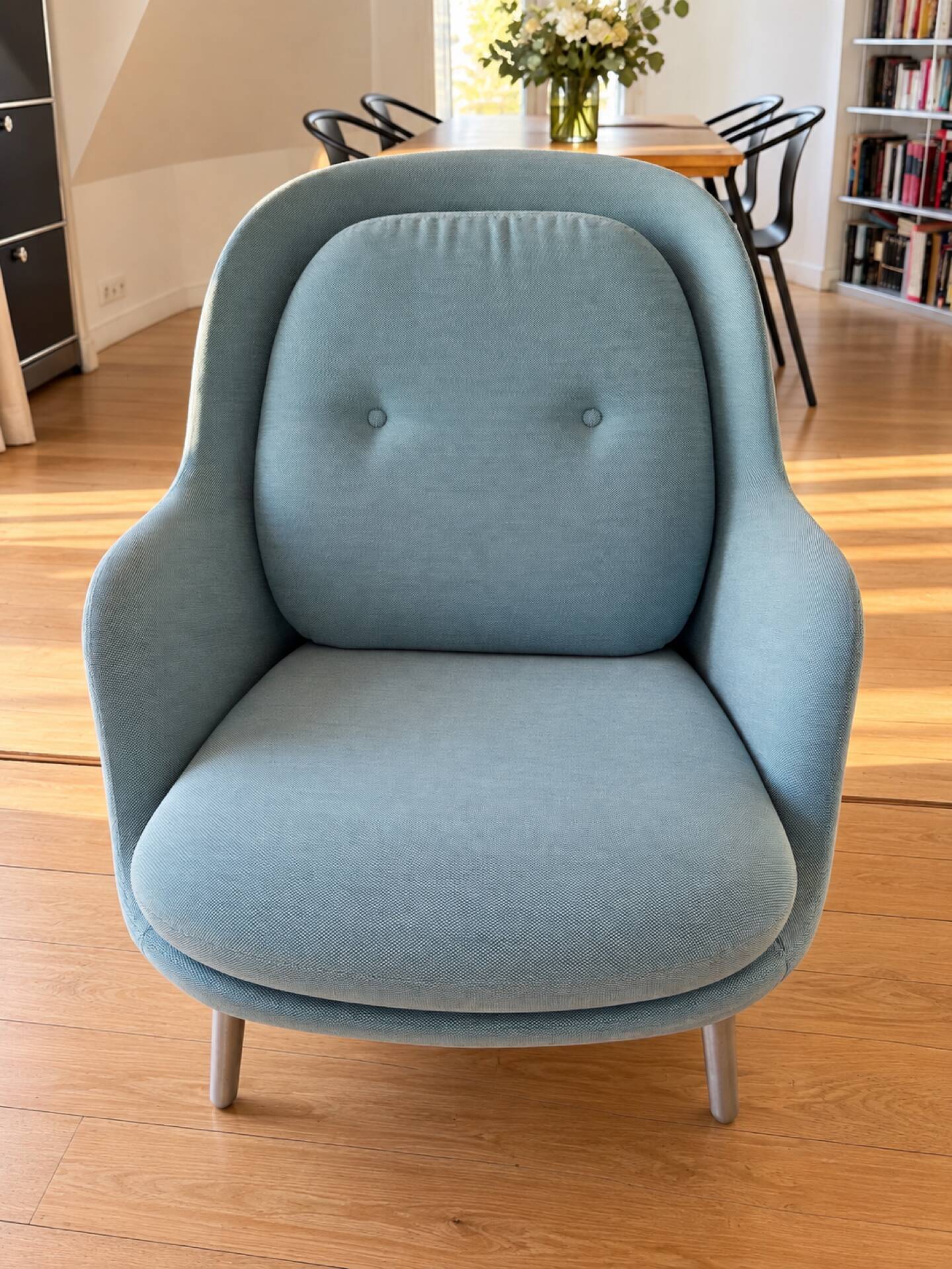 Fri™ armchair fritz hansen – jaime hayon – light blue fabric