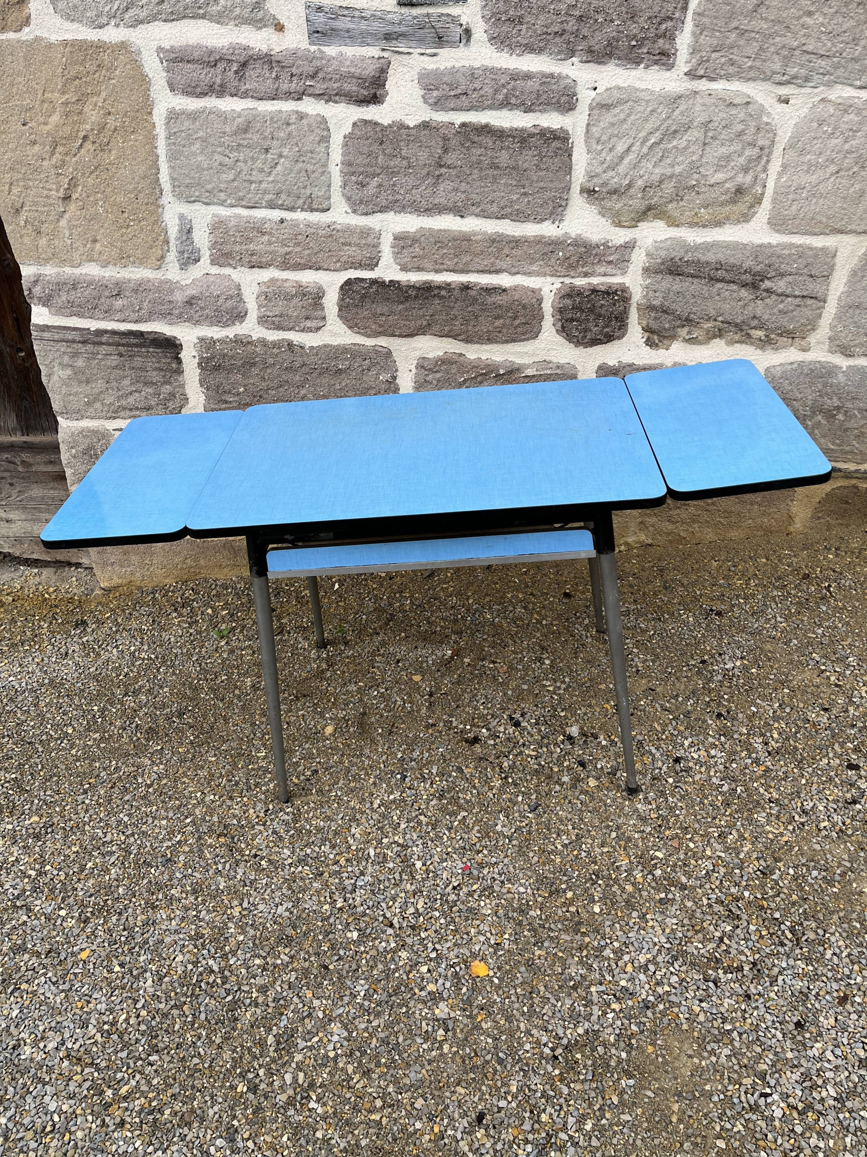 Table formica