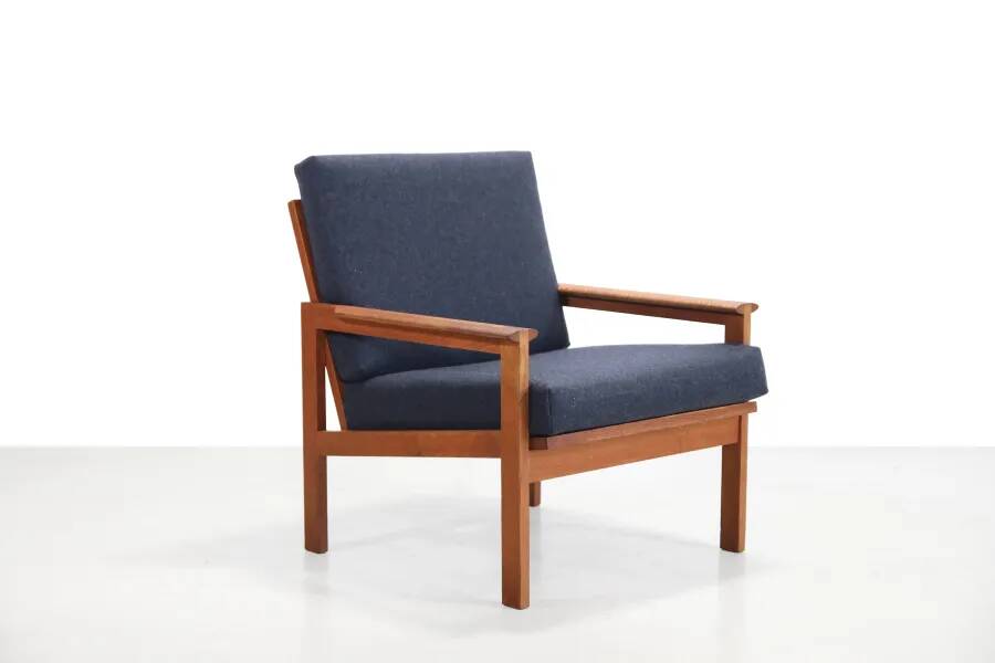 Oak Illum Wikkelso Capella armchair by Niels Eilersen