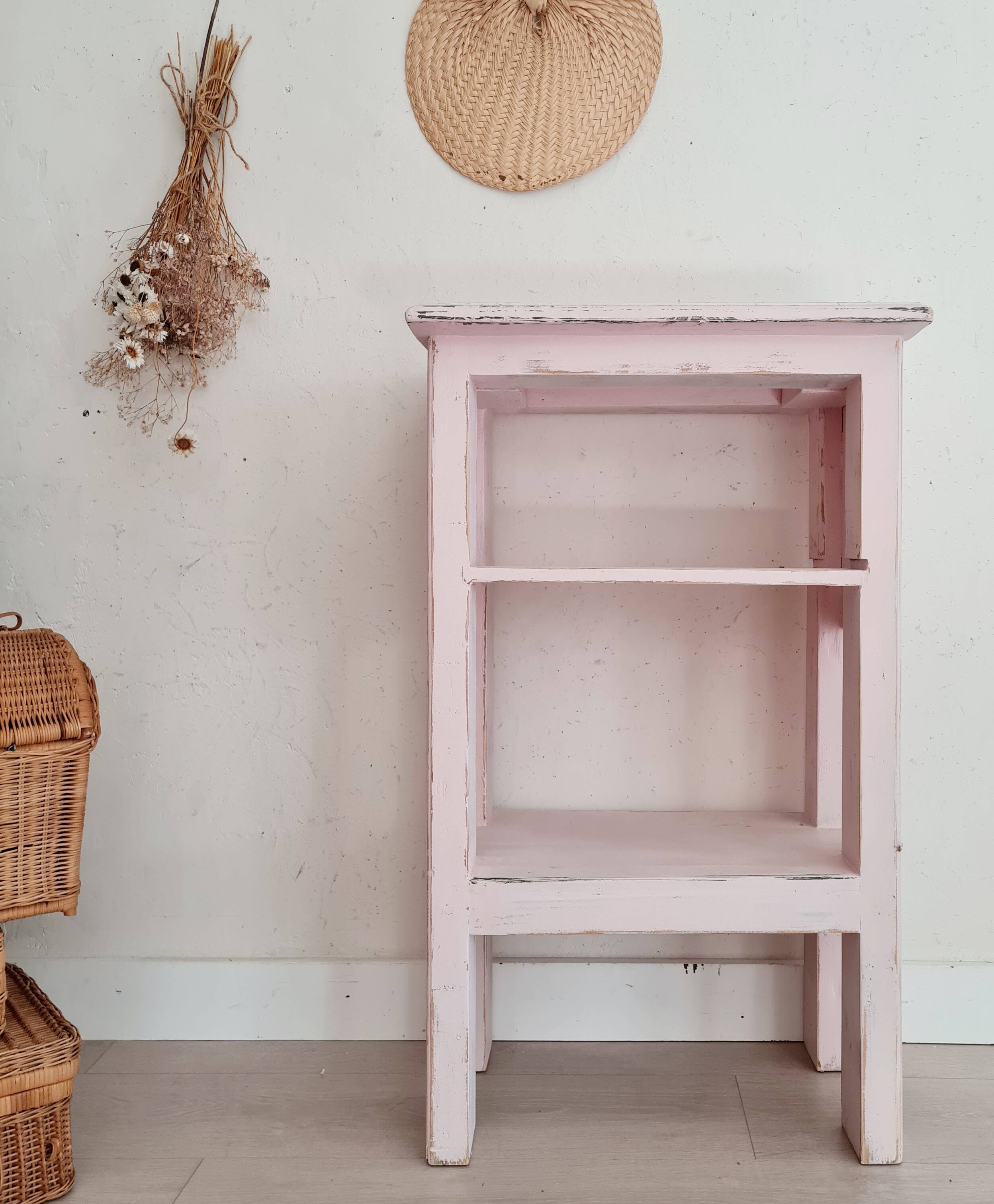 Etagère - meuble rose patiné