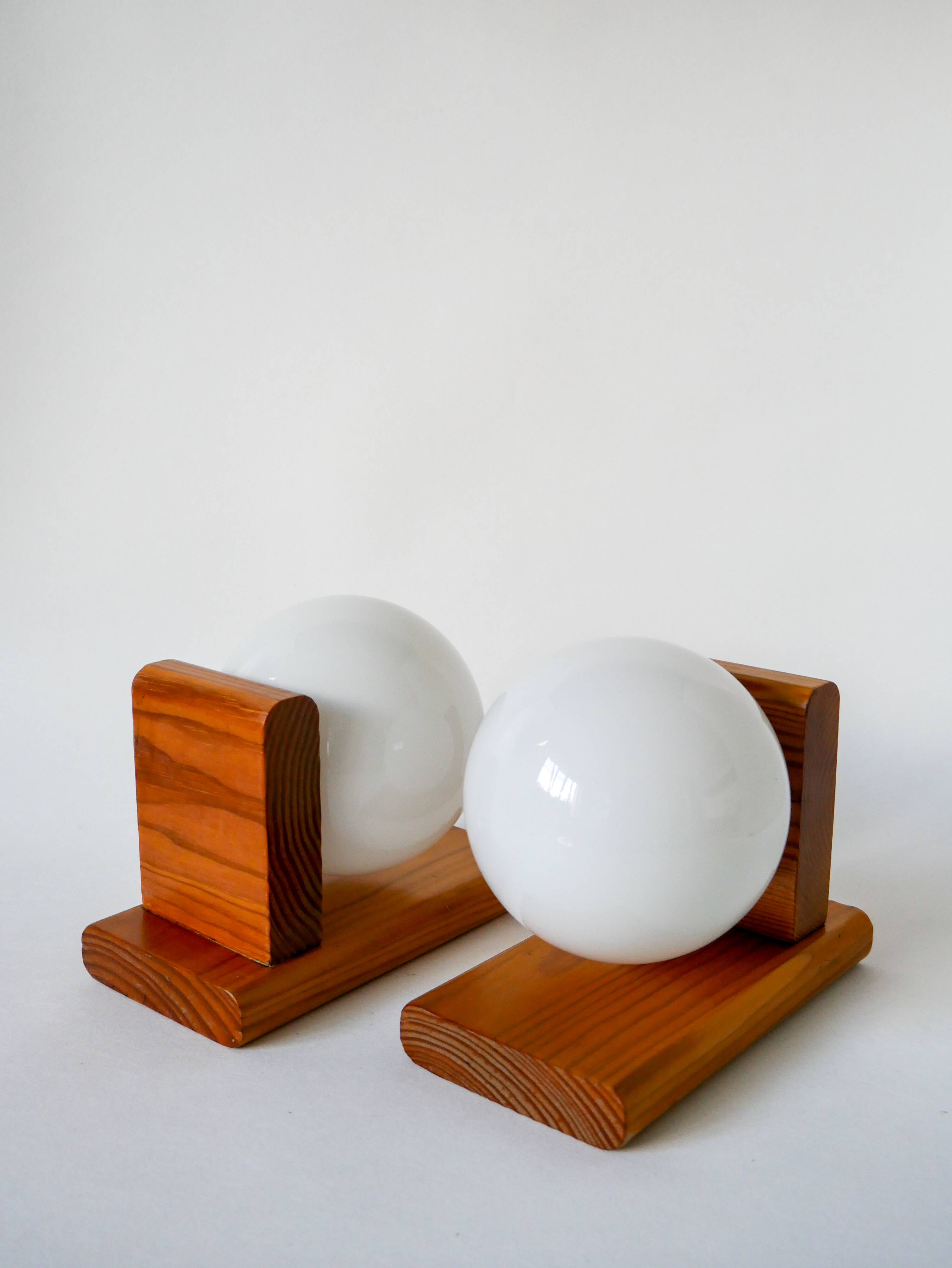 Pair of opaline ball wall lights and pine support 1980