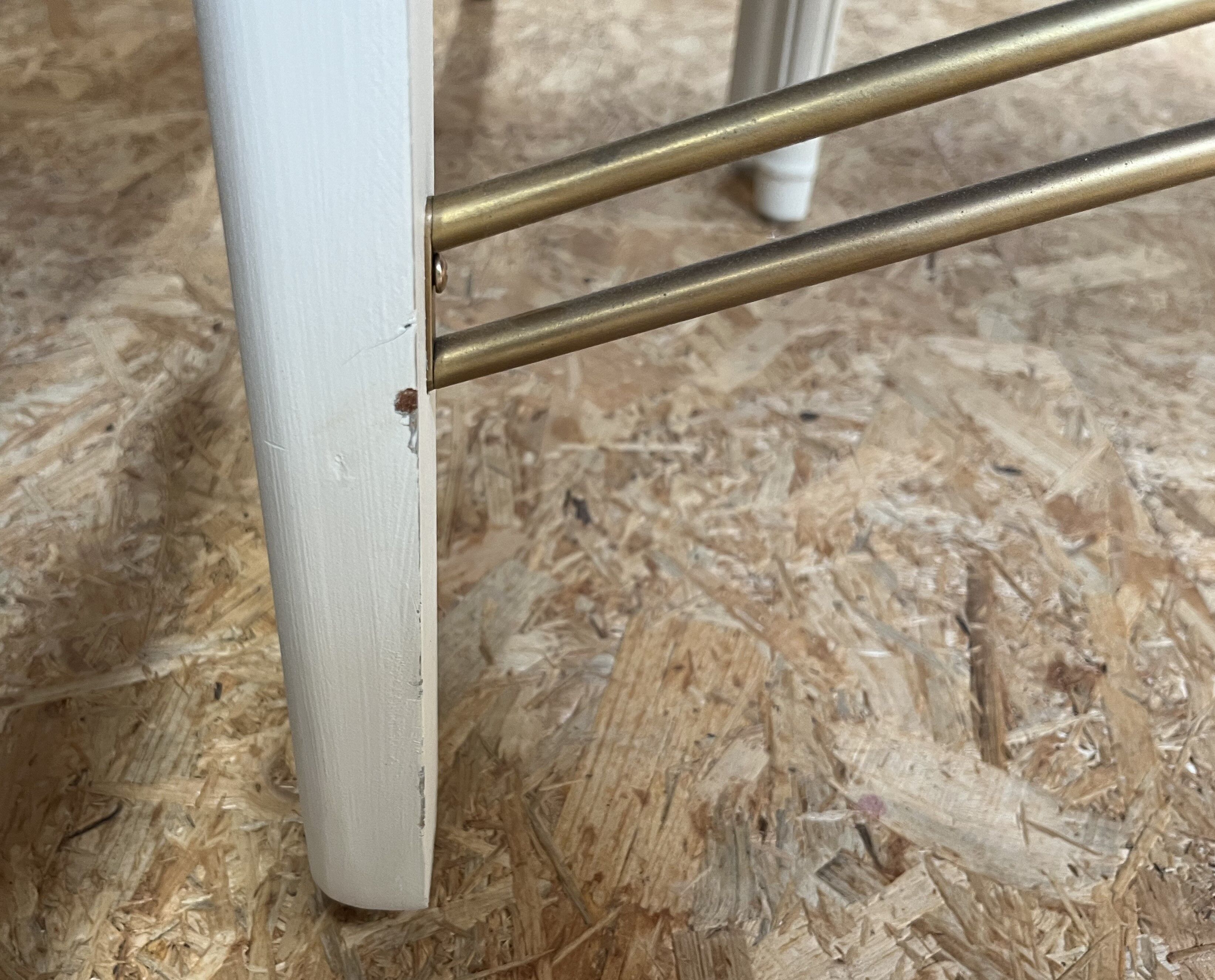 Extendable wooden dining table, white legs, 16/18 covers