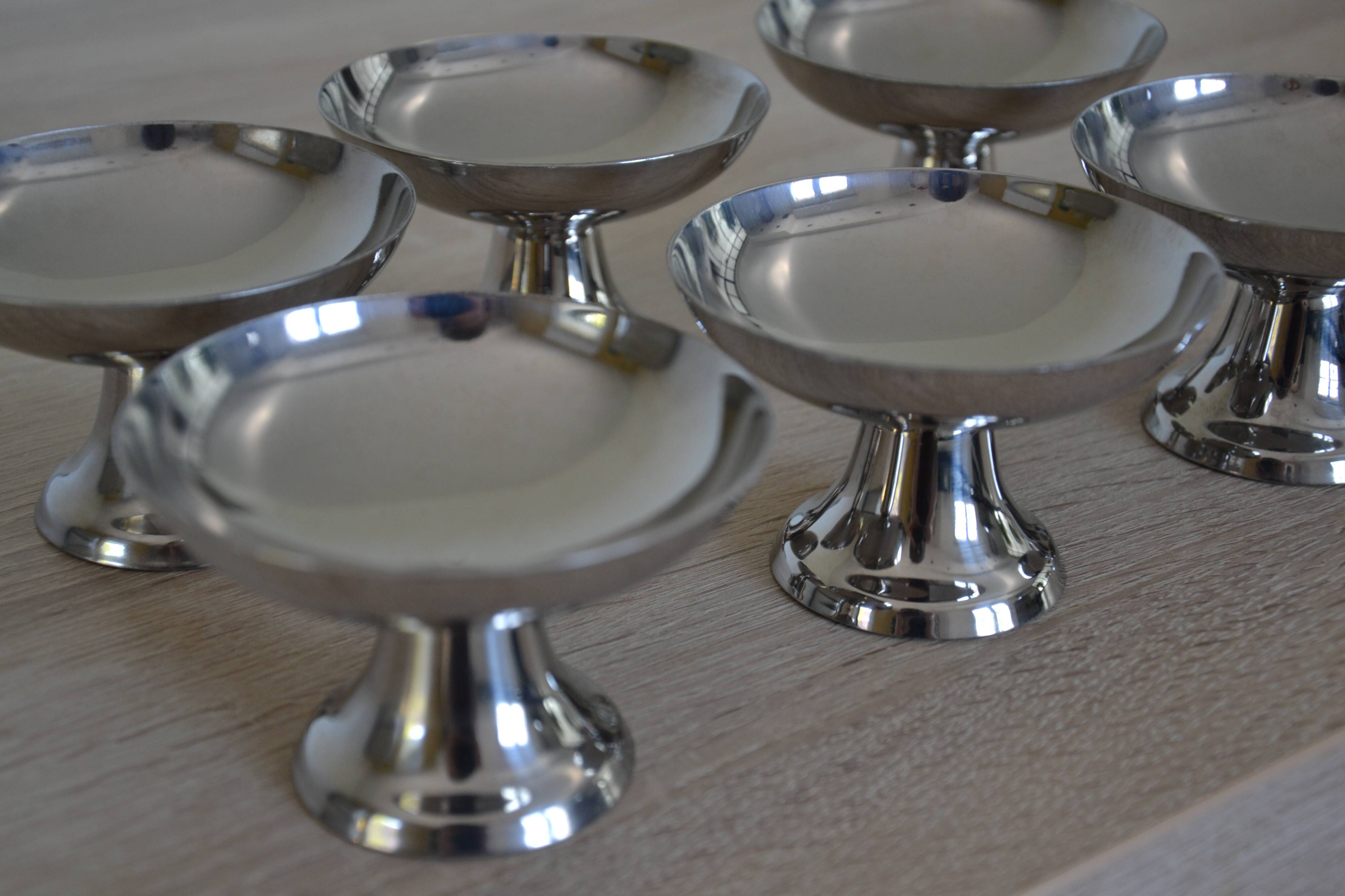 6 impeccable Guy Degrenne stainless steel bowls