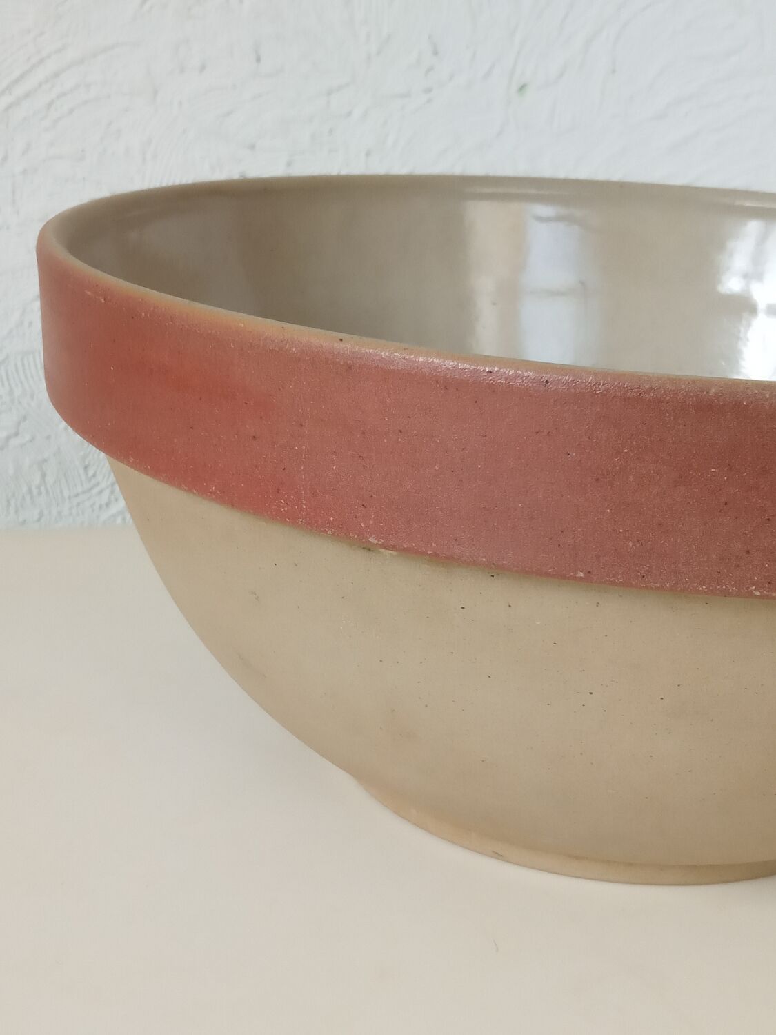 Glazed stoneware salad bowl