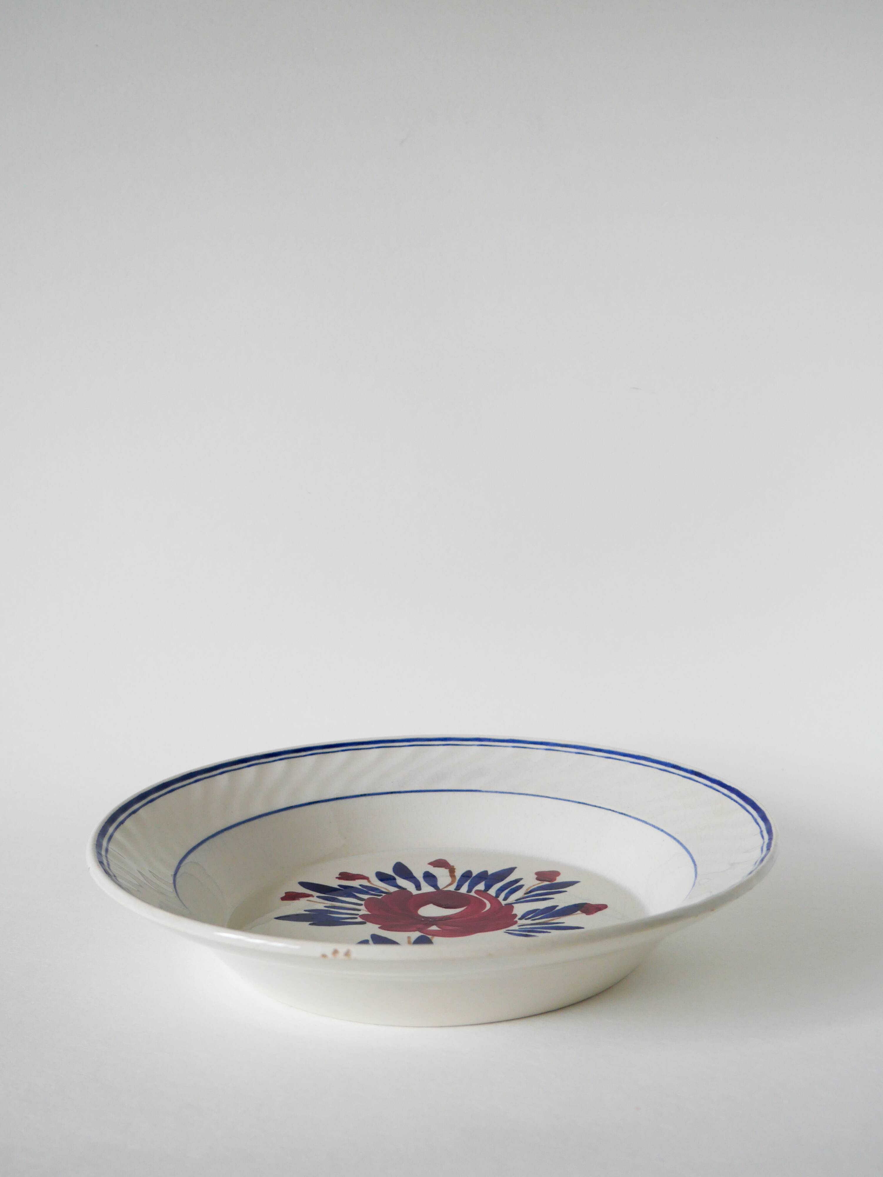 Gien pleated hollow dish, pink and blue flowers, 1950