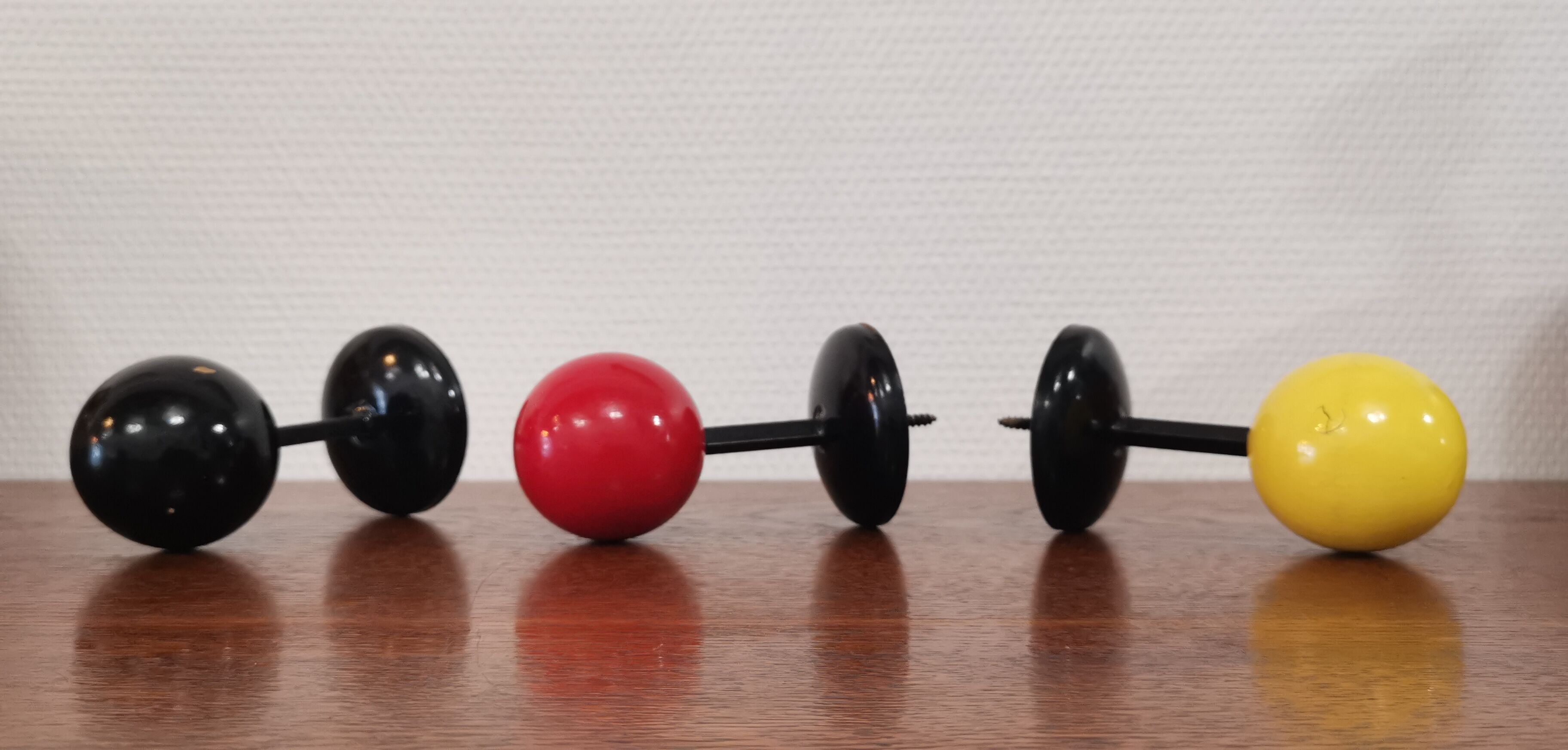 Hooks/coat rack colorful ball from the 50s