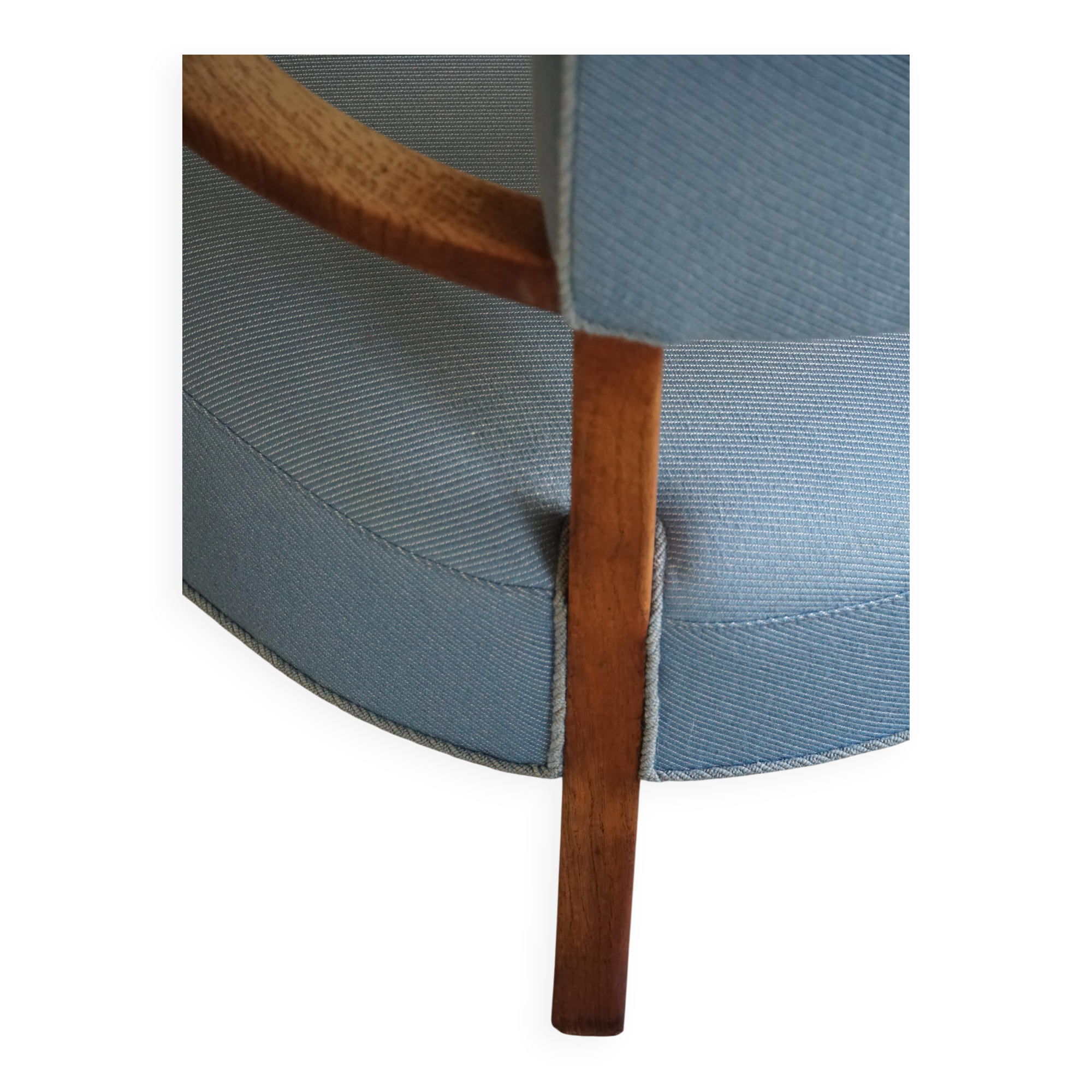 Modern Danish, curved oak chaise longue, attributed to Viggo Boesen, 1950s