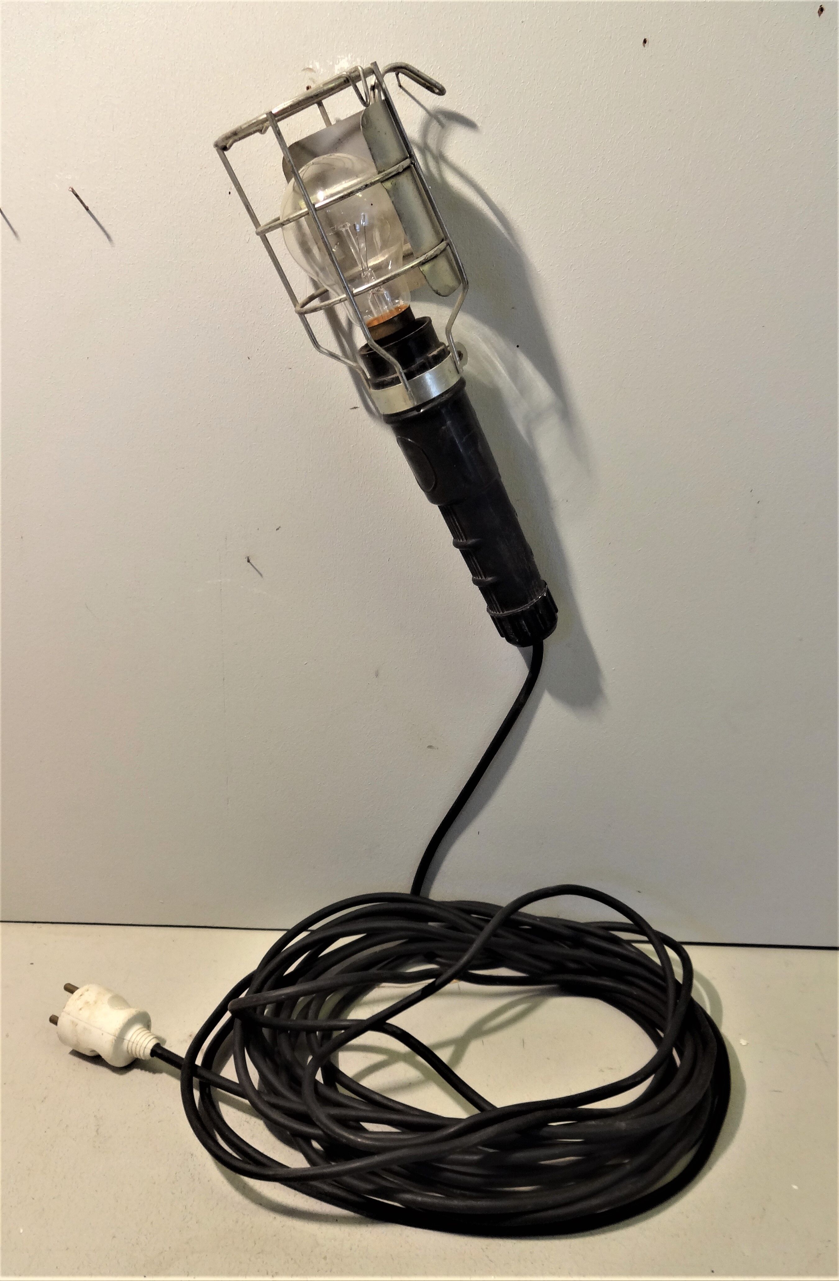 Wandering workshop vintage lamp