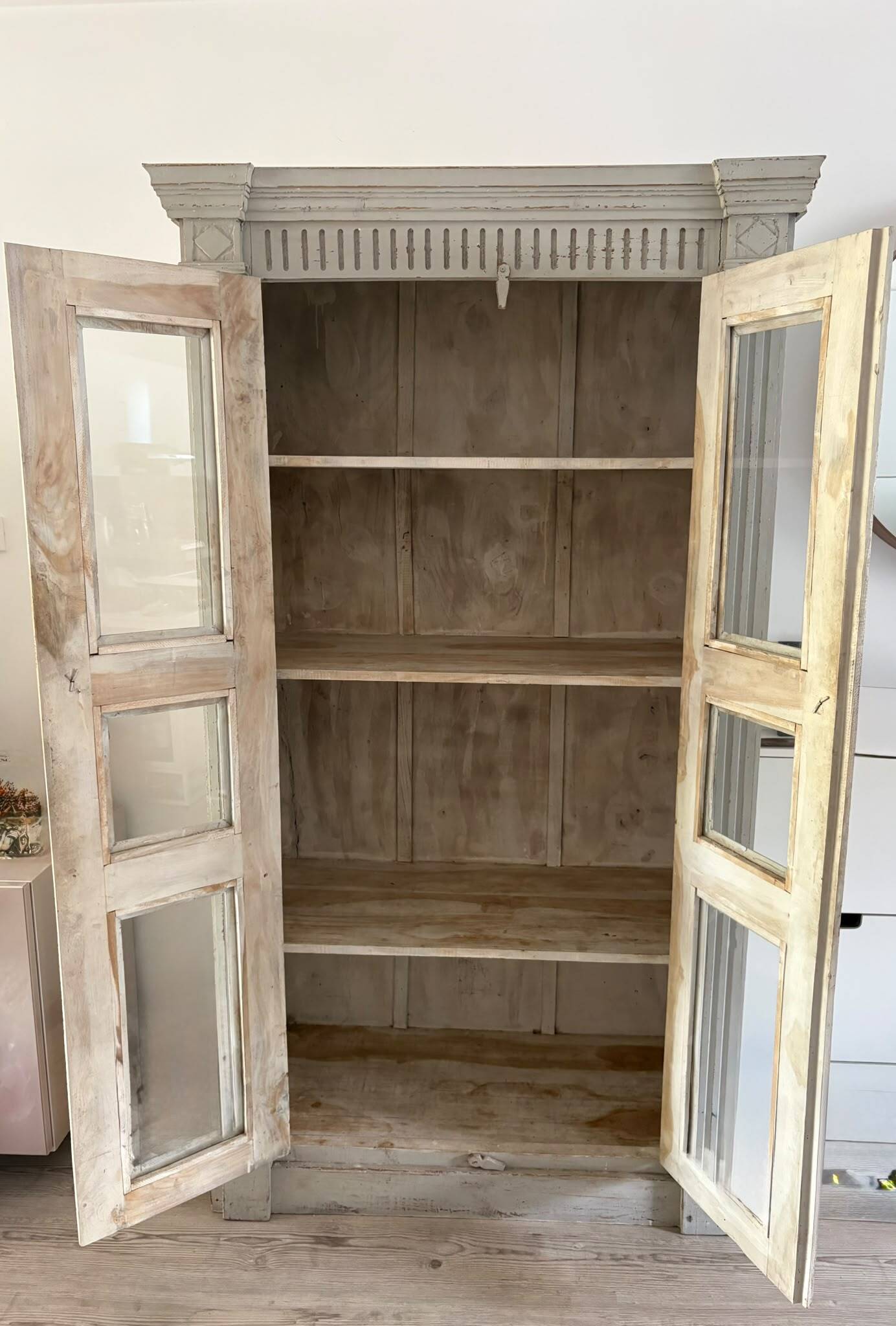 Antique wooden cupboard / dresser
