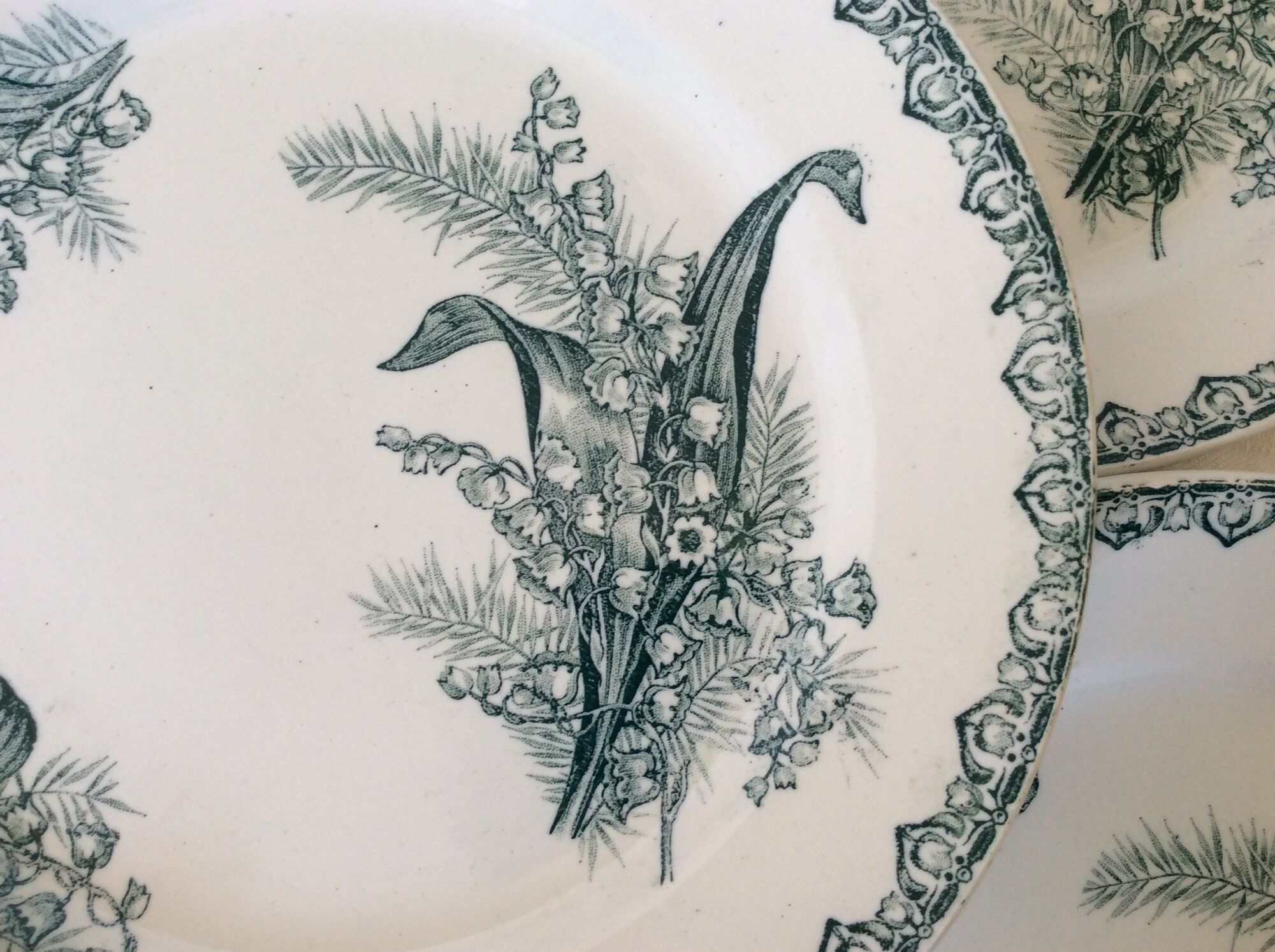 6 Flat plates St Amandinoise St Amand model Lily of the valley