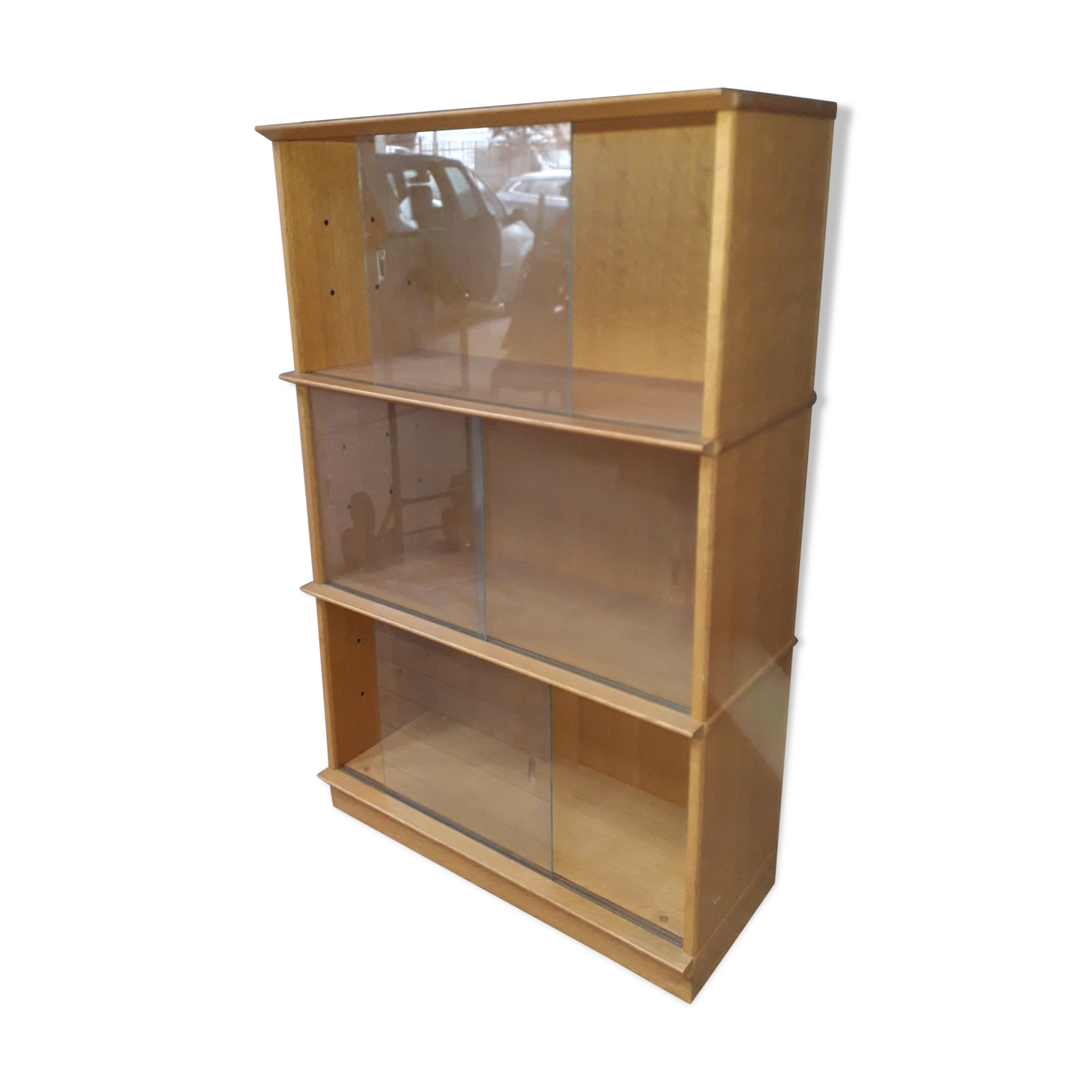 Oscar furniture with 3 glass boxes