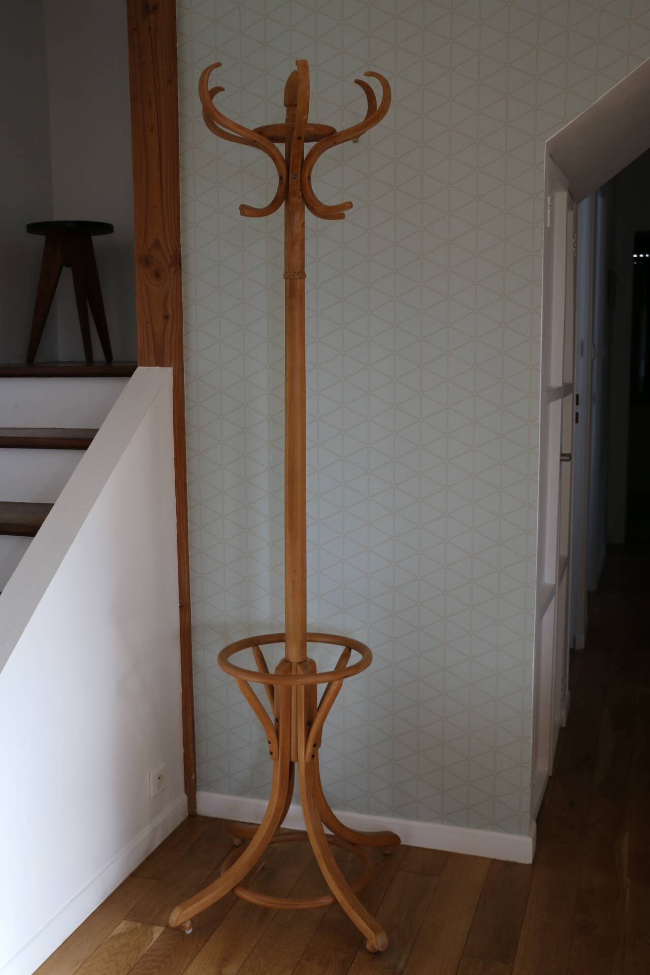 Portemanteau porte-parapluie BAUMANN clair tête olive