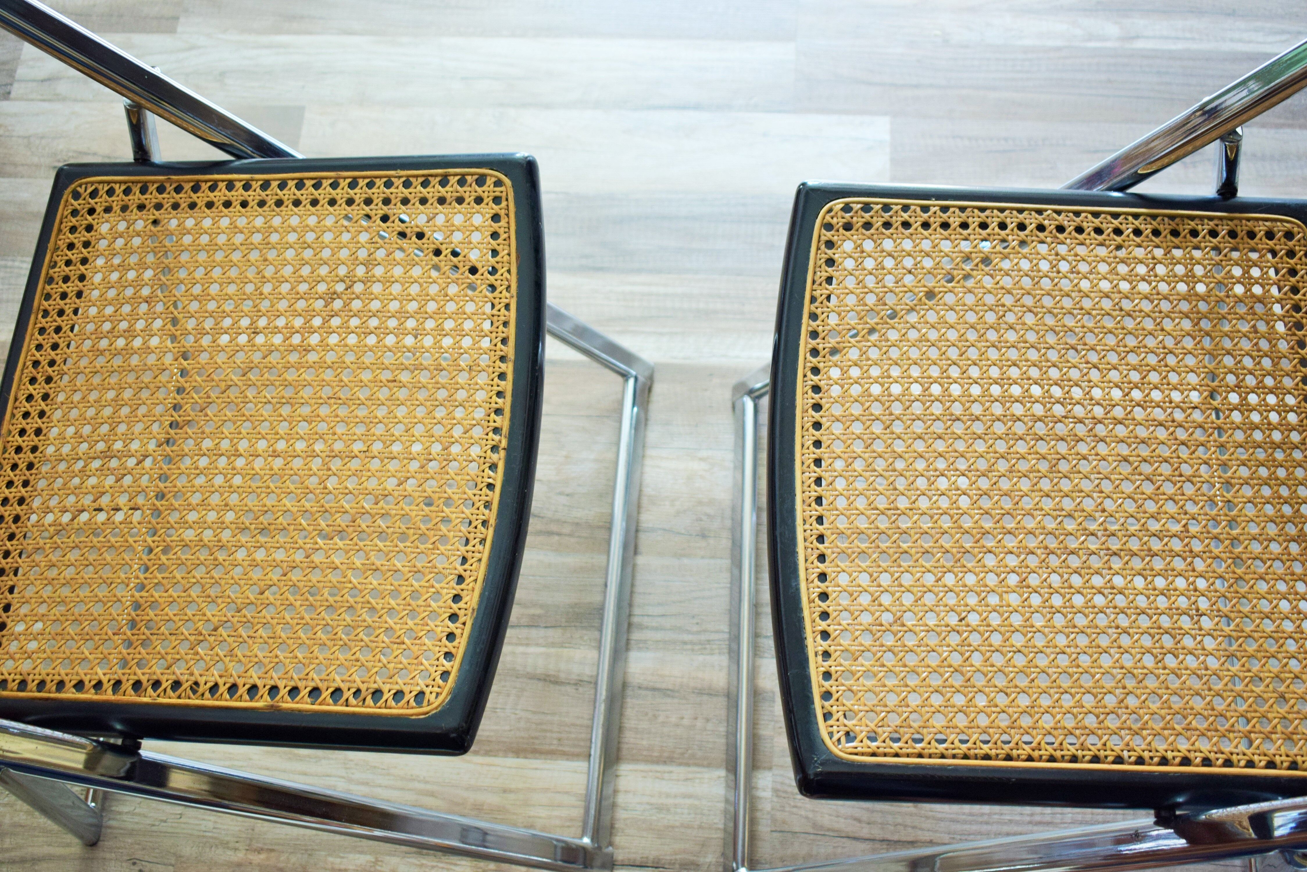 Vintage folding can chairs